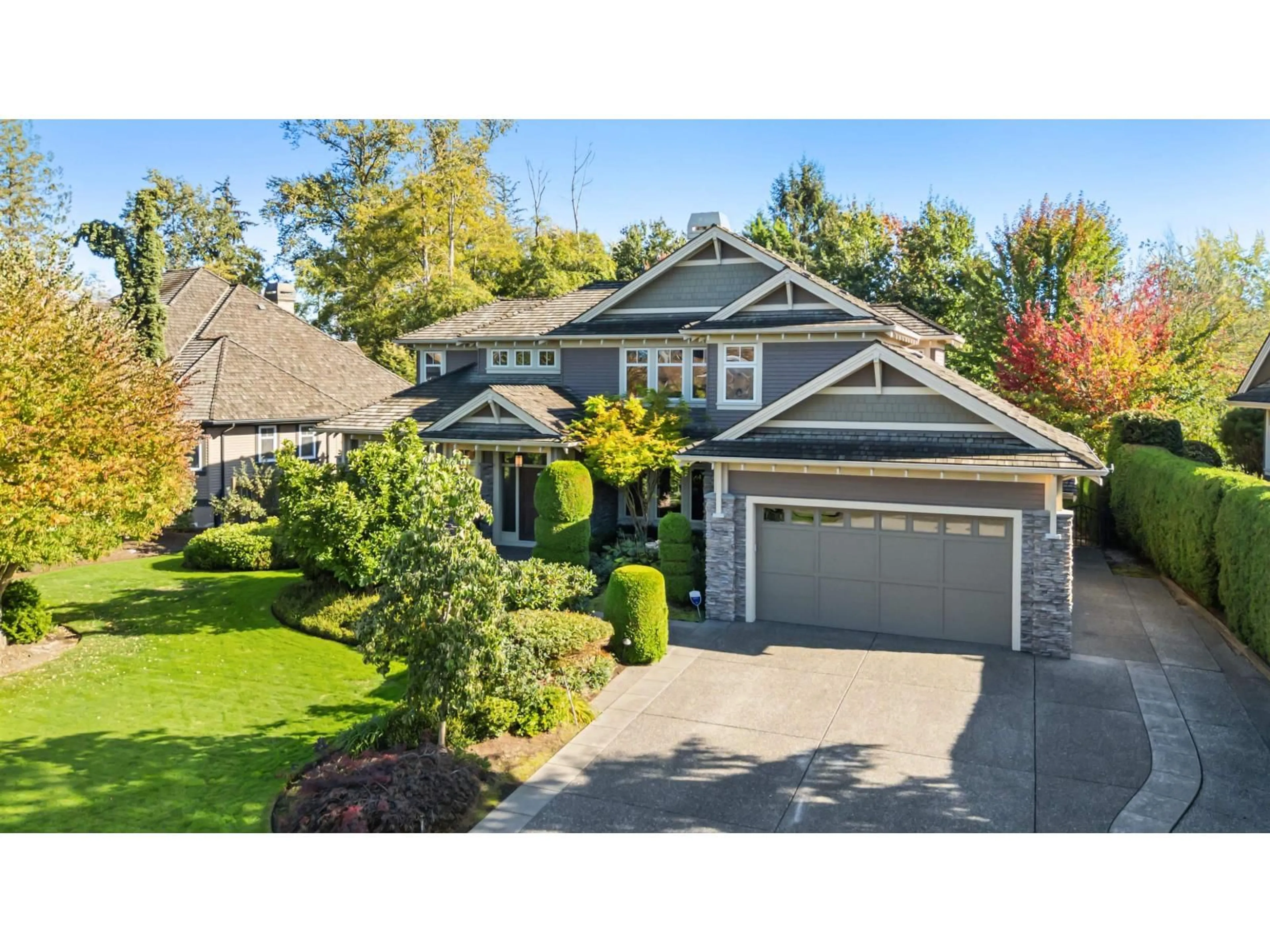 Home with vinyl exterior material, street for 3842 DEVONSHIRE, Surrey British Columbia V3Z0M2