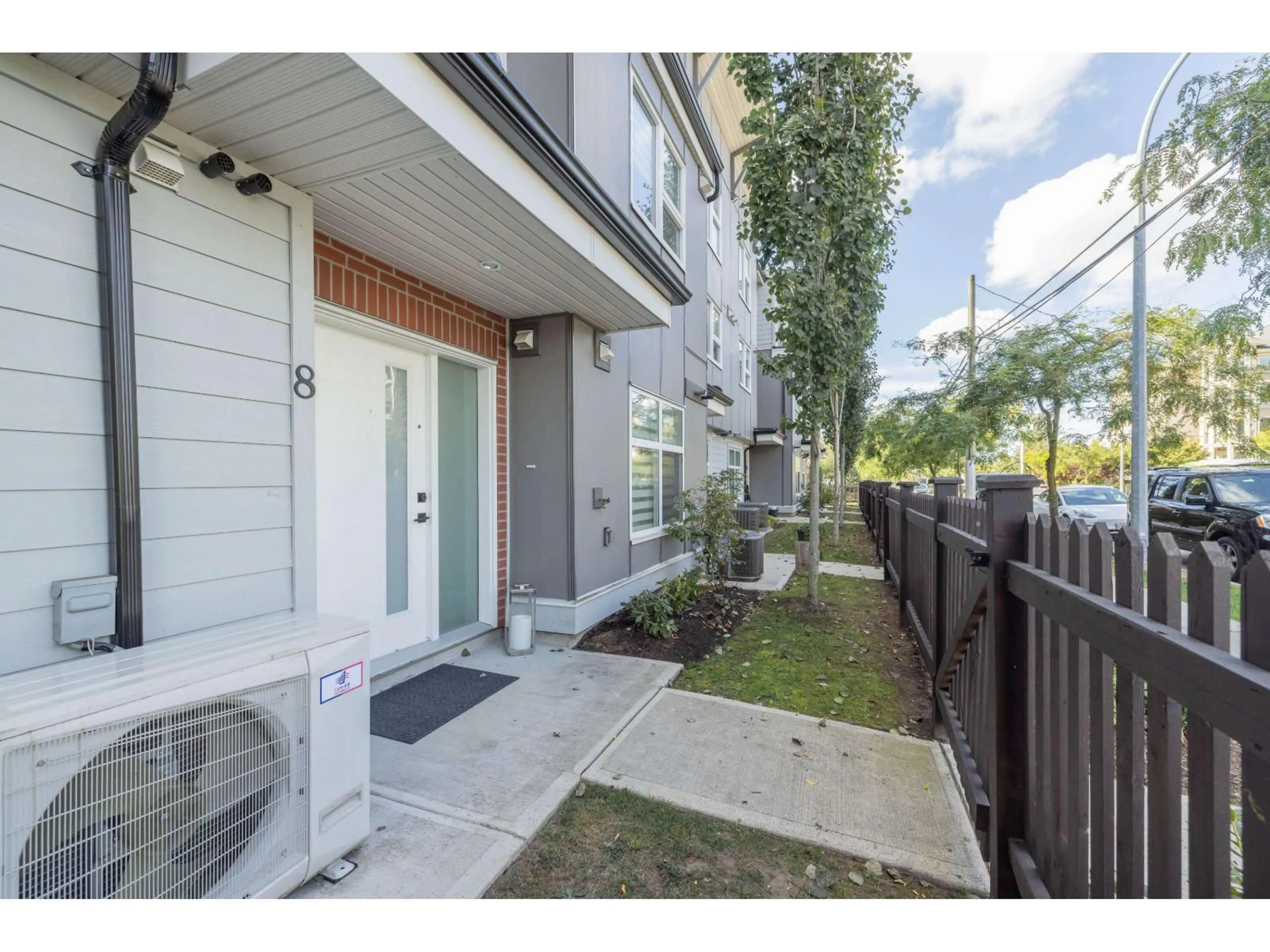 Patio, street for 8 - 22334 48, Langley British Columbia V3A3N5
