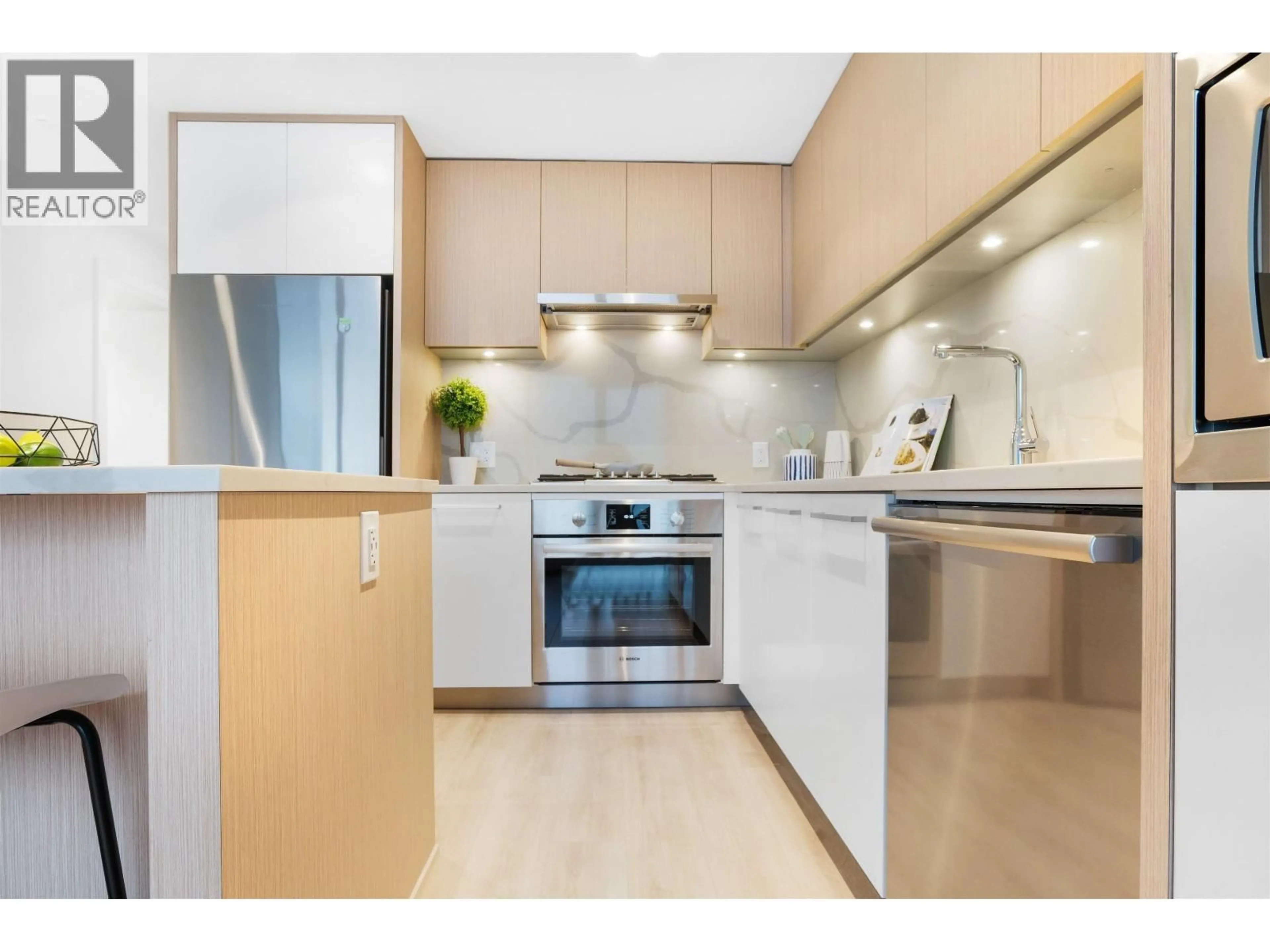 Standard kitchen, unknown for 3607 - 567 CLARKE ROAD, Coquitlam British Columbia V3J0K7