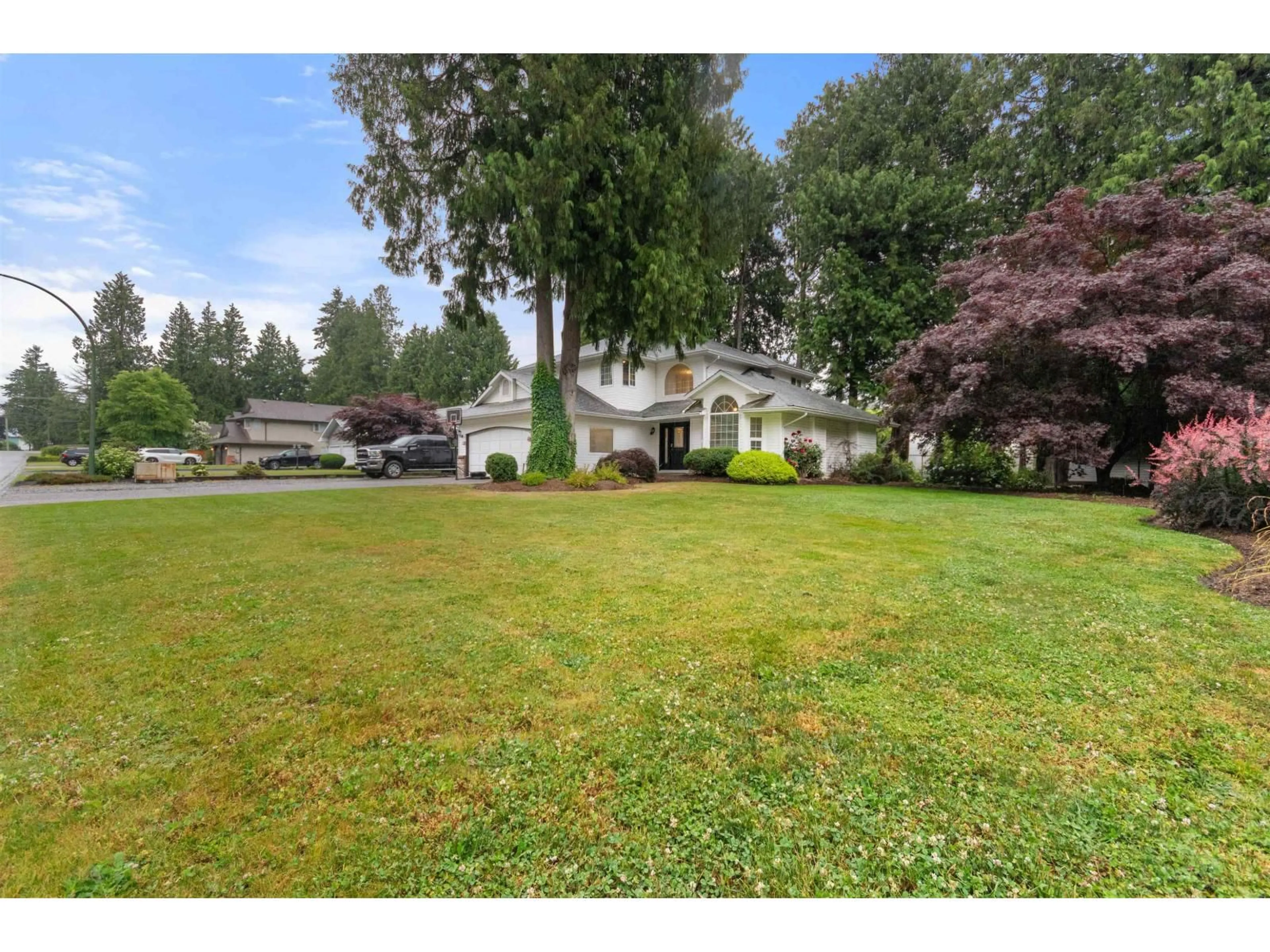 A pic from outside/outdoor area/front of a property/back of a property/a pic from drone, street for 10030 SUSSEX DRIVE, Rosedale British Columbia V0X1X1