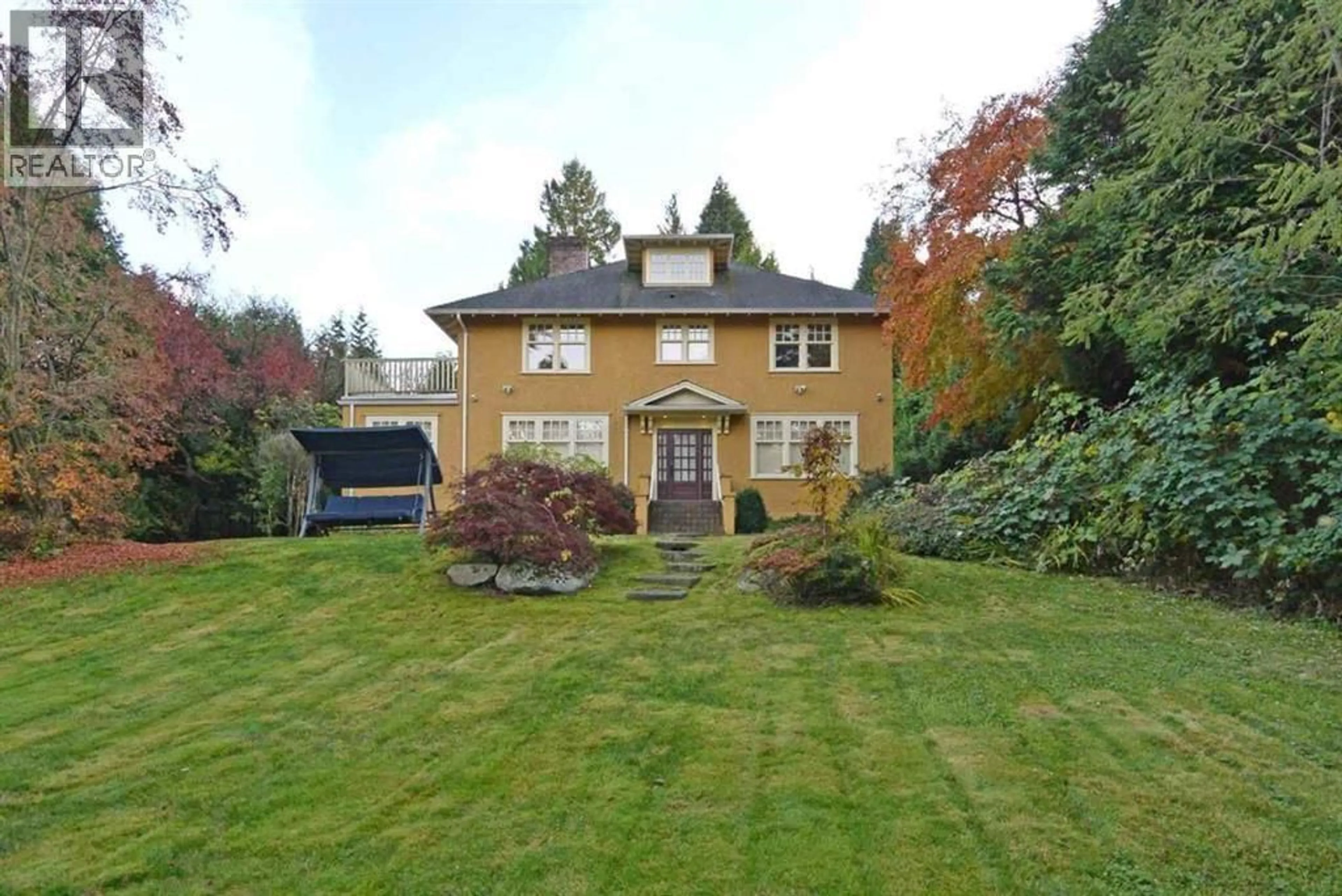 A pic from outside/outdoor area/front of a property/back of a property/a pic from drone, street for 1350 15TH AVENUE, Vancouver British Columbia V6H1S3