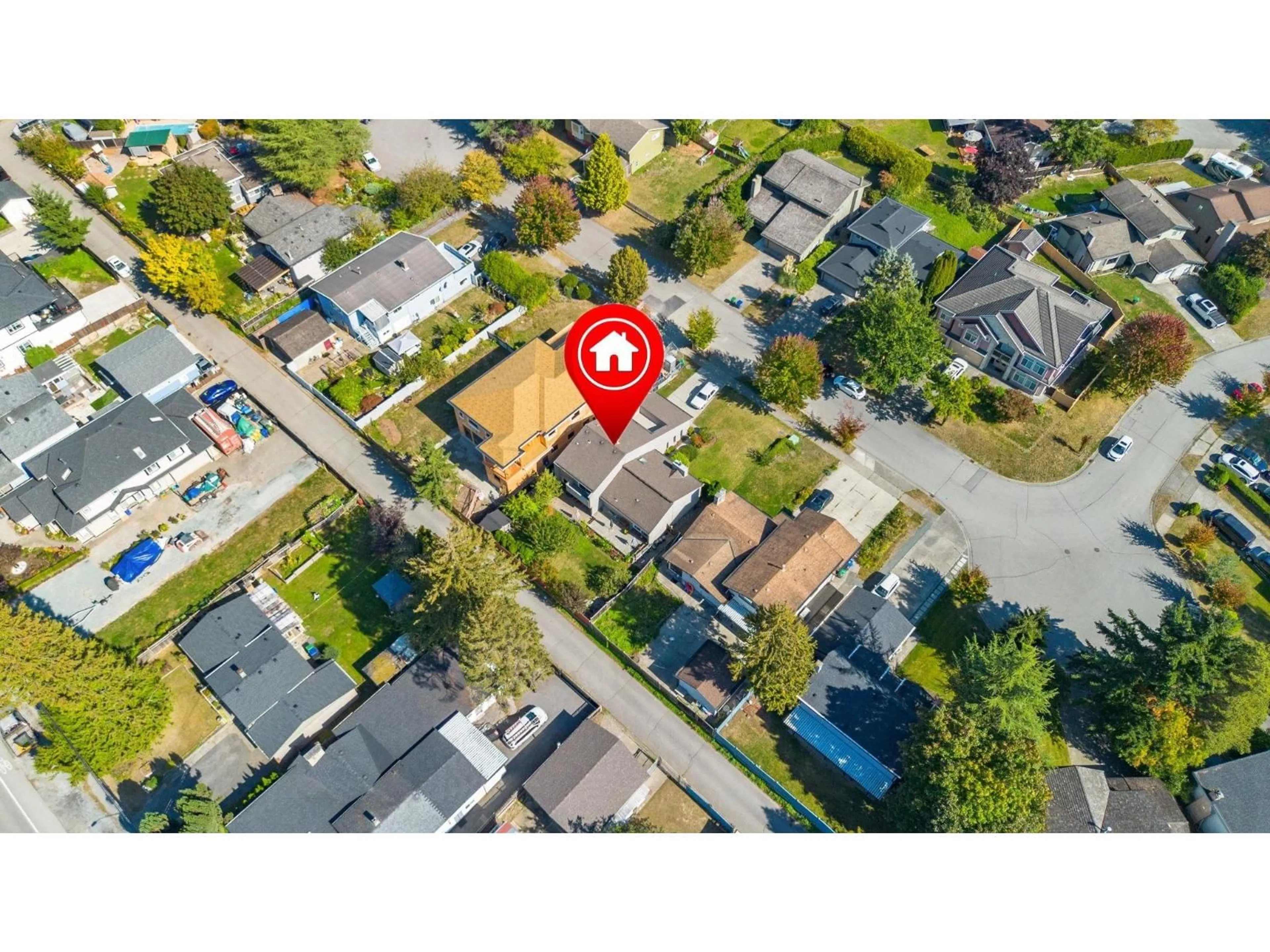 A pic from outside/outdoor area/front of a property/back of a property/a pic from drone, street for 14437 CHARTWELL, Surrey British Columbia V3S5E3