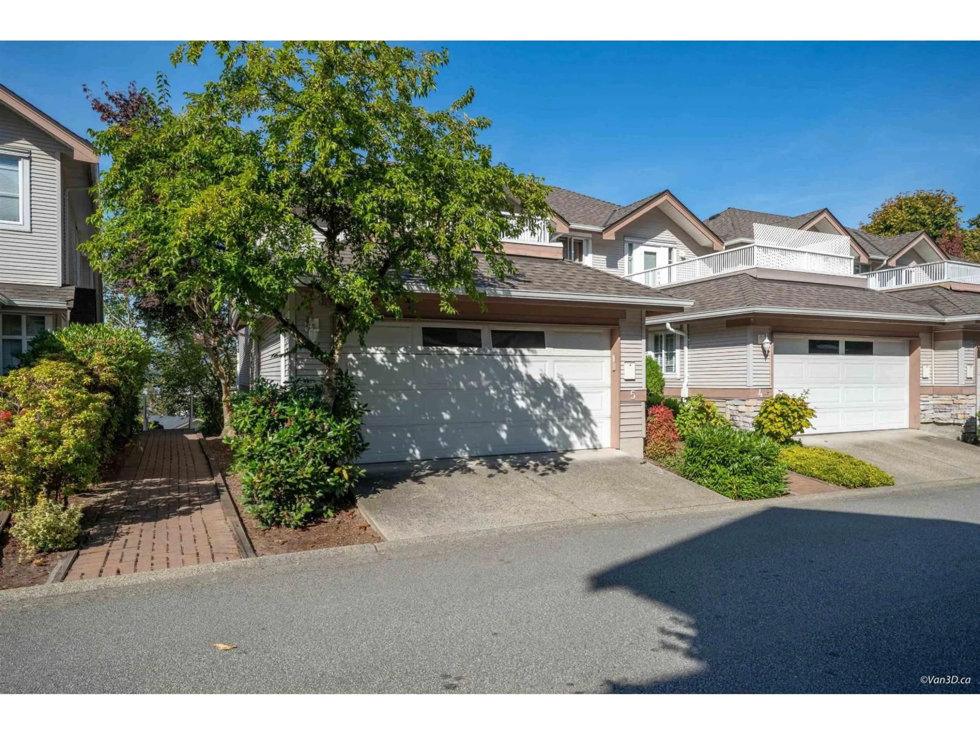 A pic from outside/outdoor area/front of a property/back of a property/a pic from drone, street for 5 - 11860 RIVER, Surrey British Columbia V3V2V7