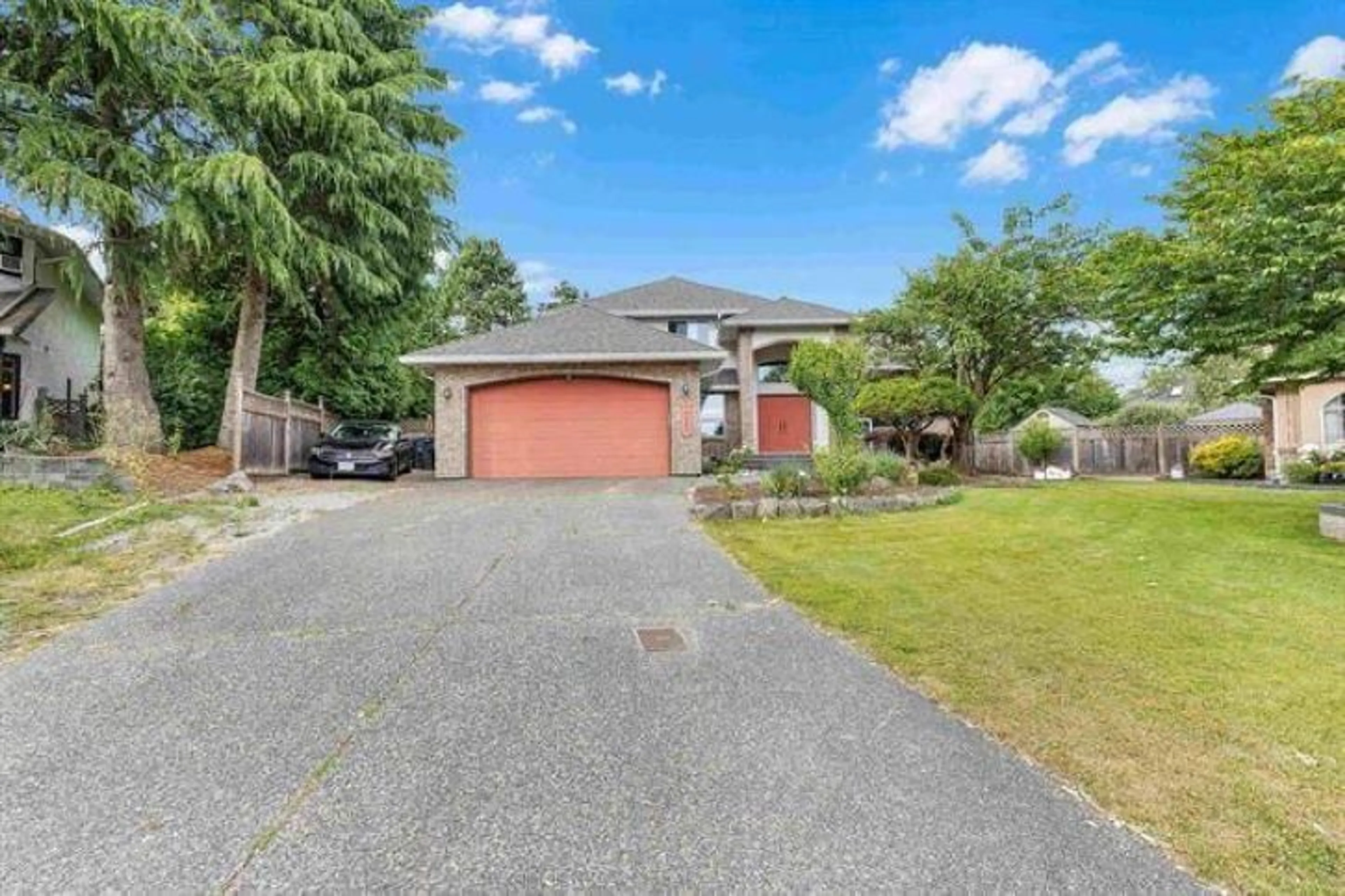 A pic from outside/outdoor area/front of a property/back of a property/a pic from drone, street for 14247 86, Surrey British Columbia V3W0S6