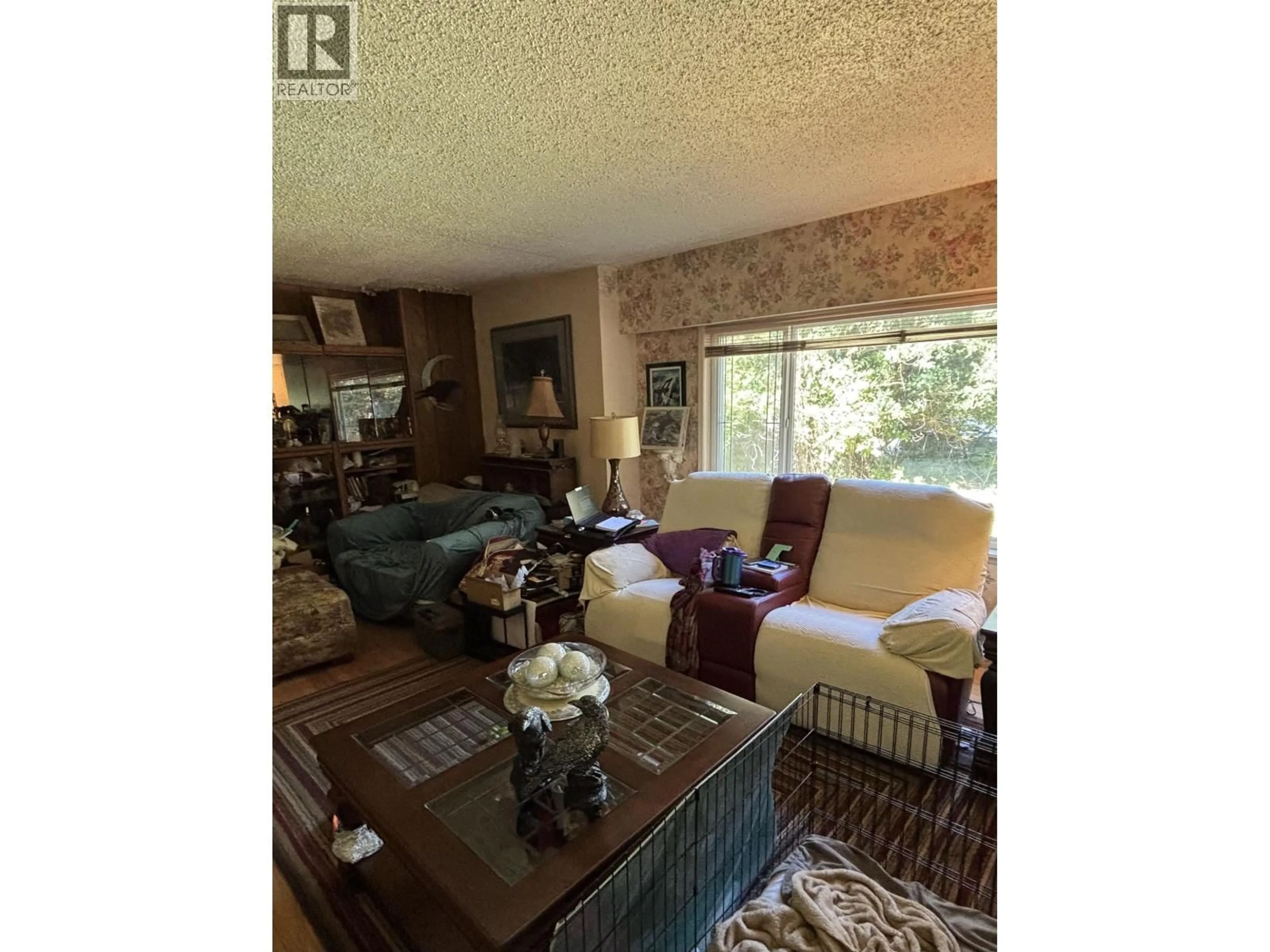 Living room with furniture, wood/laminate floor for 27338 112 AVENUE, Maple Ridge British Columbia V2W1Y7