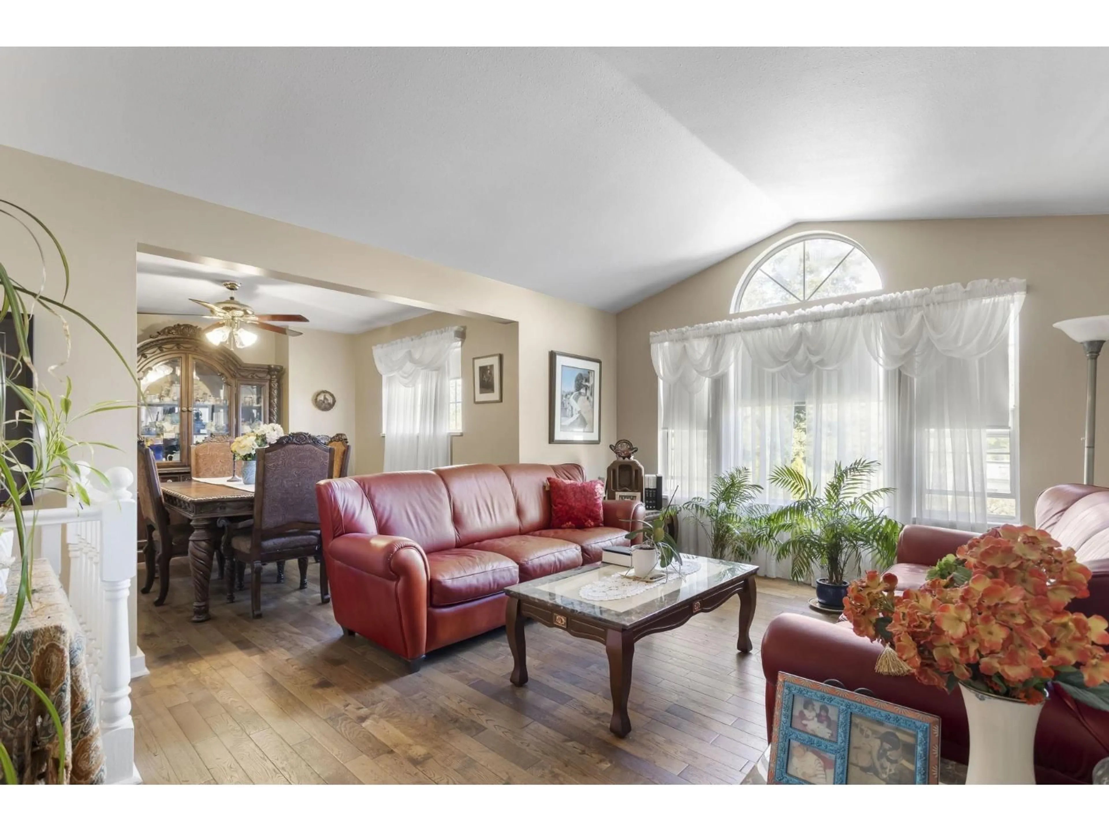 Living room with furniture, unknown for 8479 CADE BARR, Mission British Columbia V2V7K4