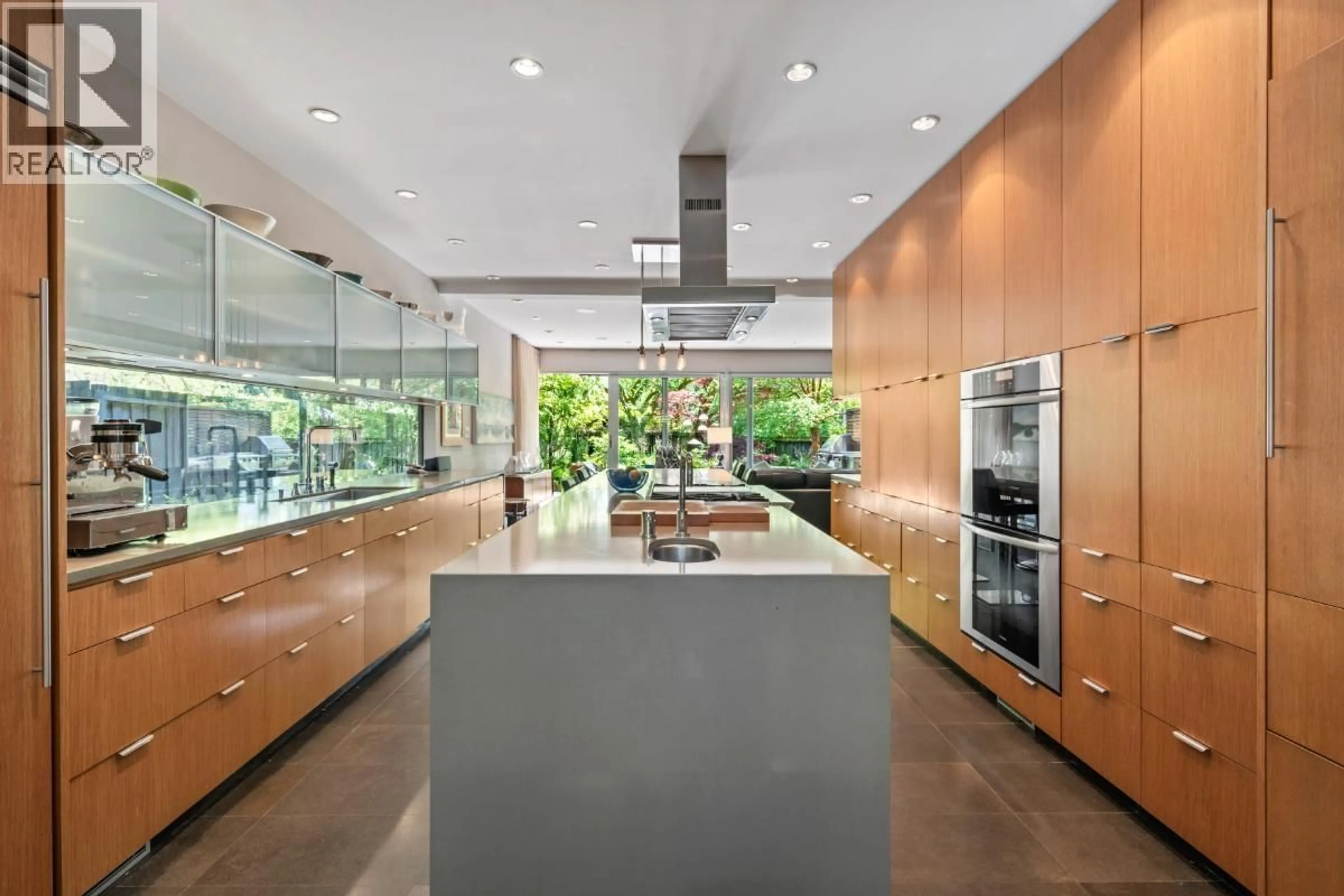 Contemporary kitchen, unknown for 1850 30TH AVENUE, Vancouver British Columbia V6J3A3