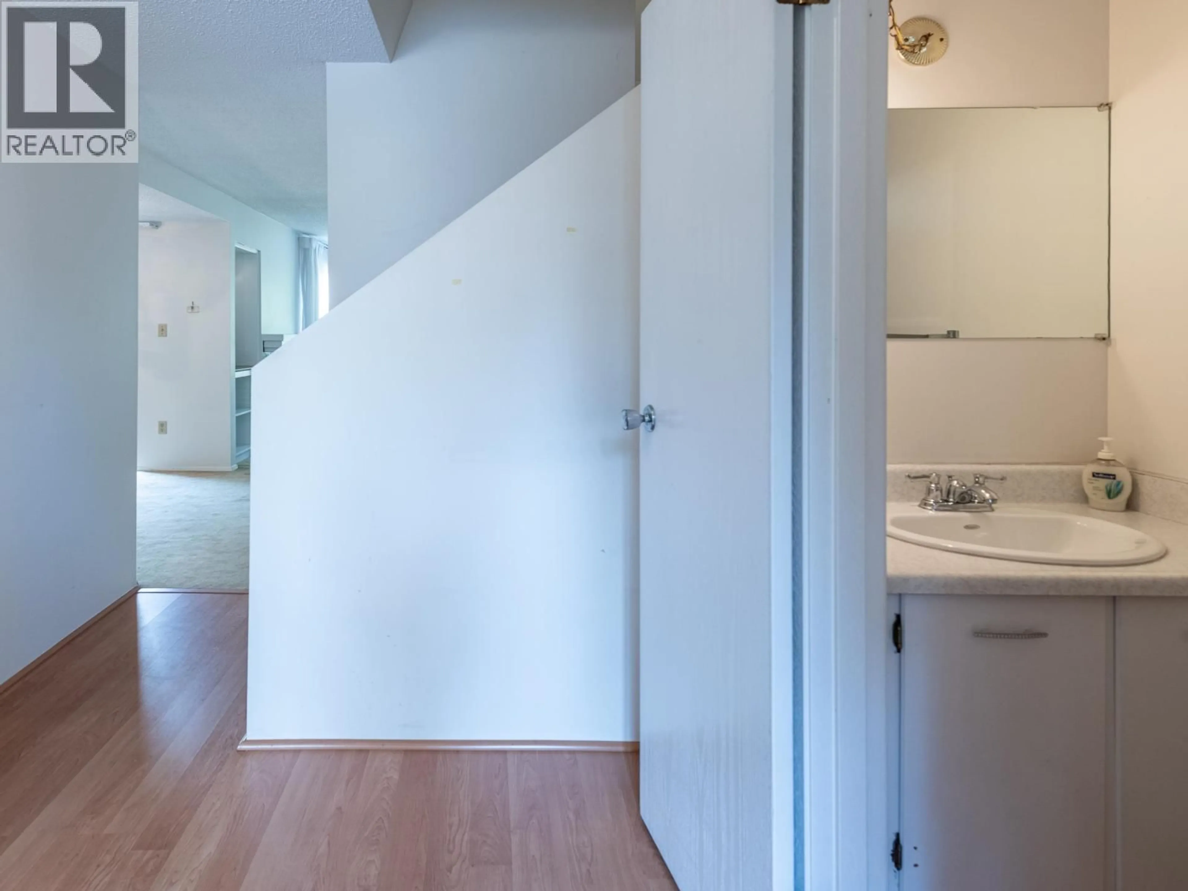 Unknown for 4245 BIRCHWOOD CRESCENT, Burnaby British Columbia V5G4E6