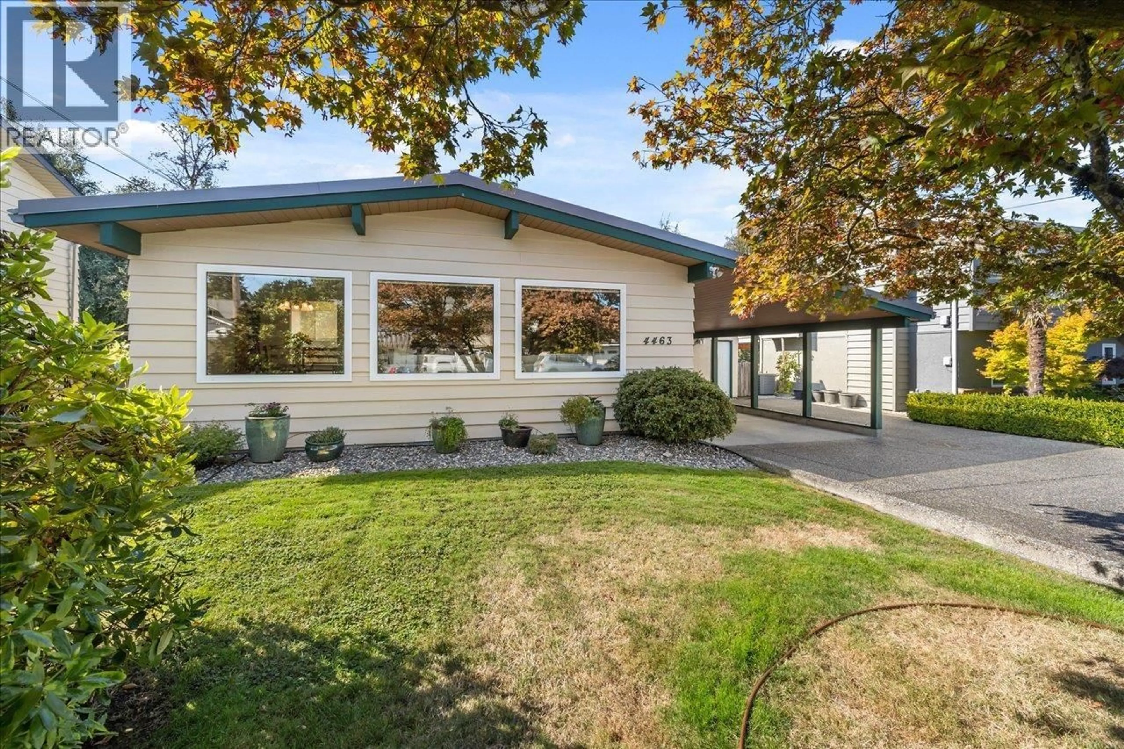 Home with vinyl exterior material, street for 4463 54A STREET, Delta British Columbia V4K2Z6