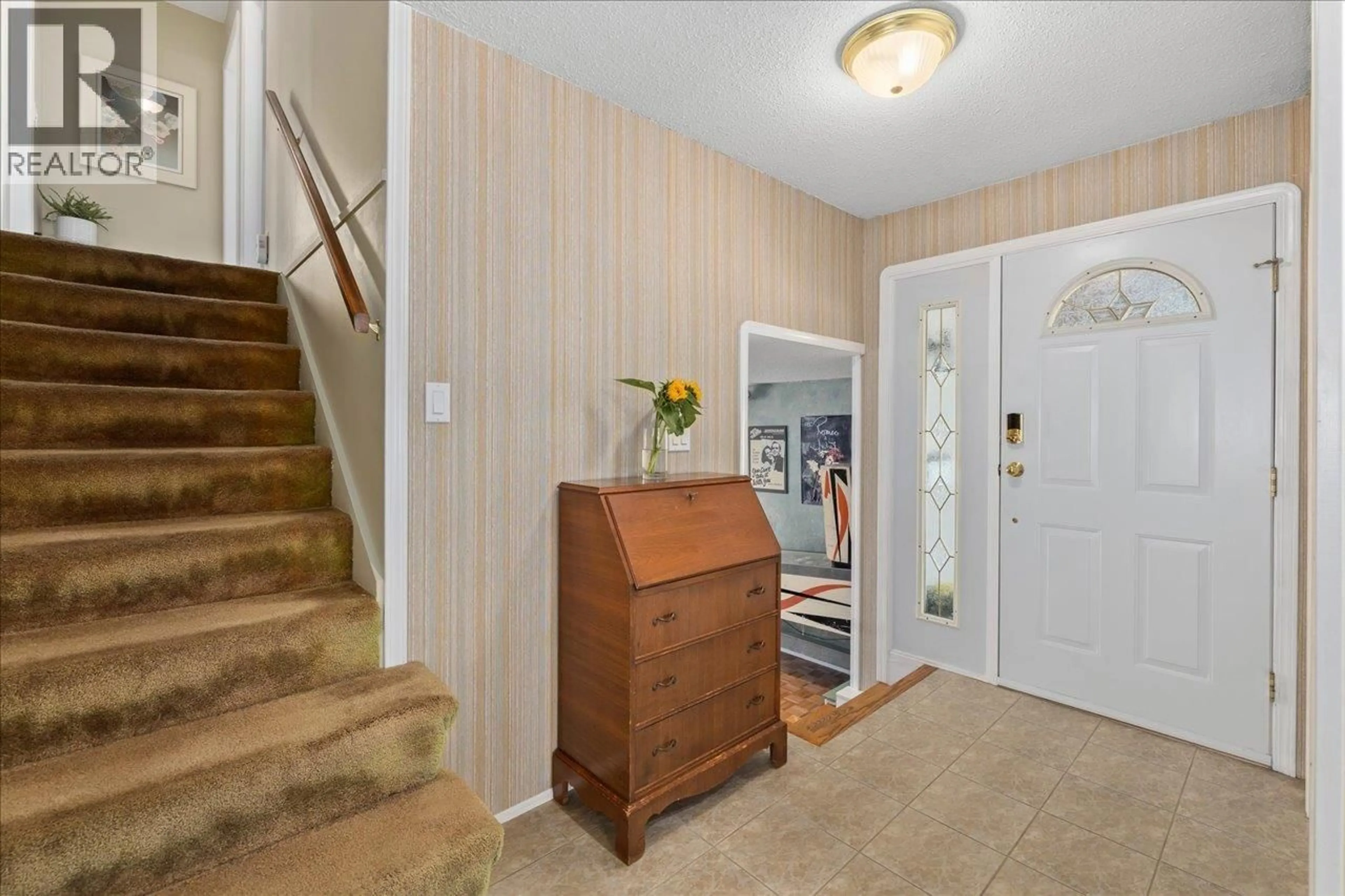 Indoor entryway for 4463 54A STREET, Delta British Columbia V4K2Z6