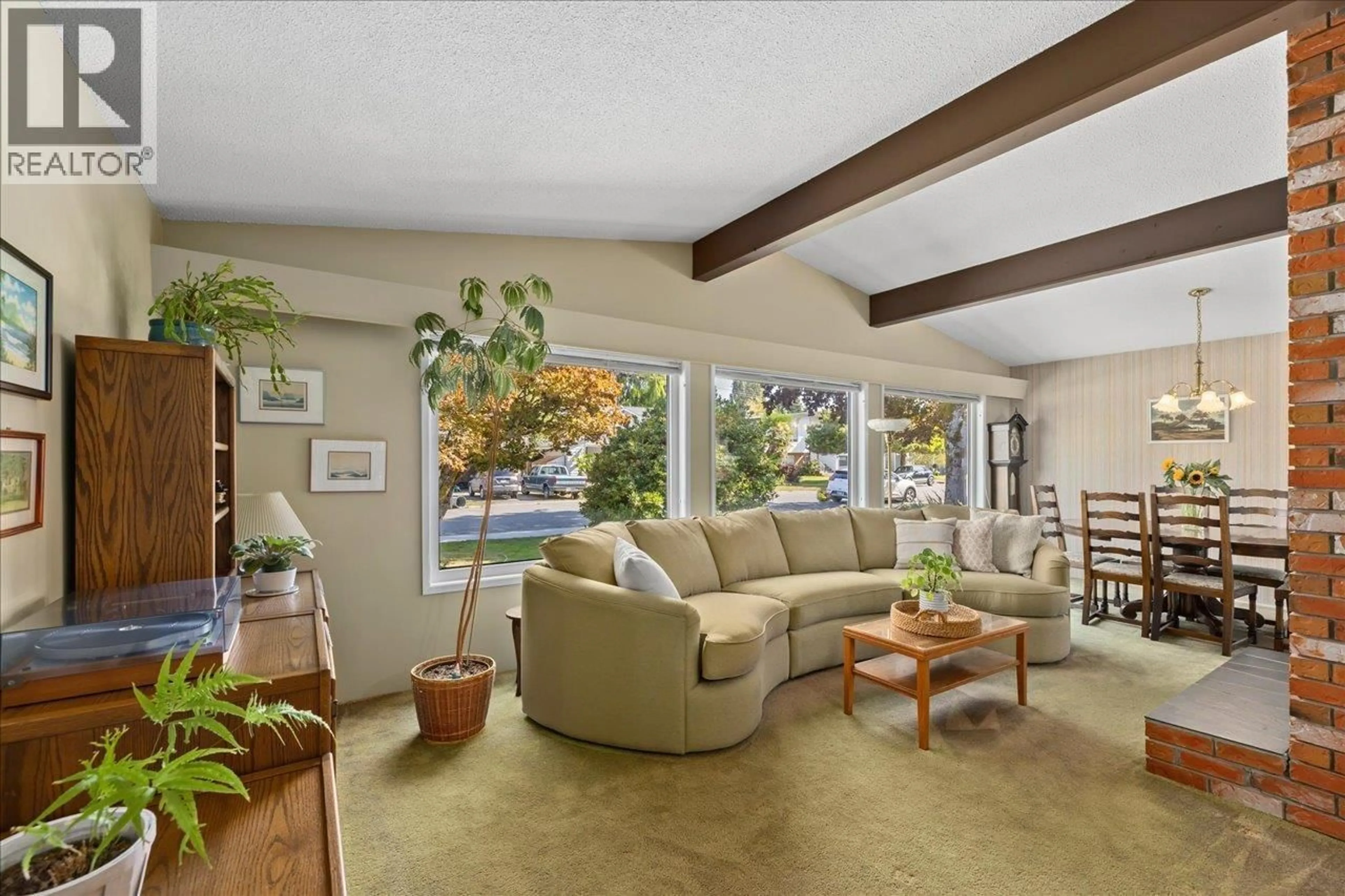 Living room with furniture, unknown for 4463 54A STREET, Delta British Columbia V4K2Z6
