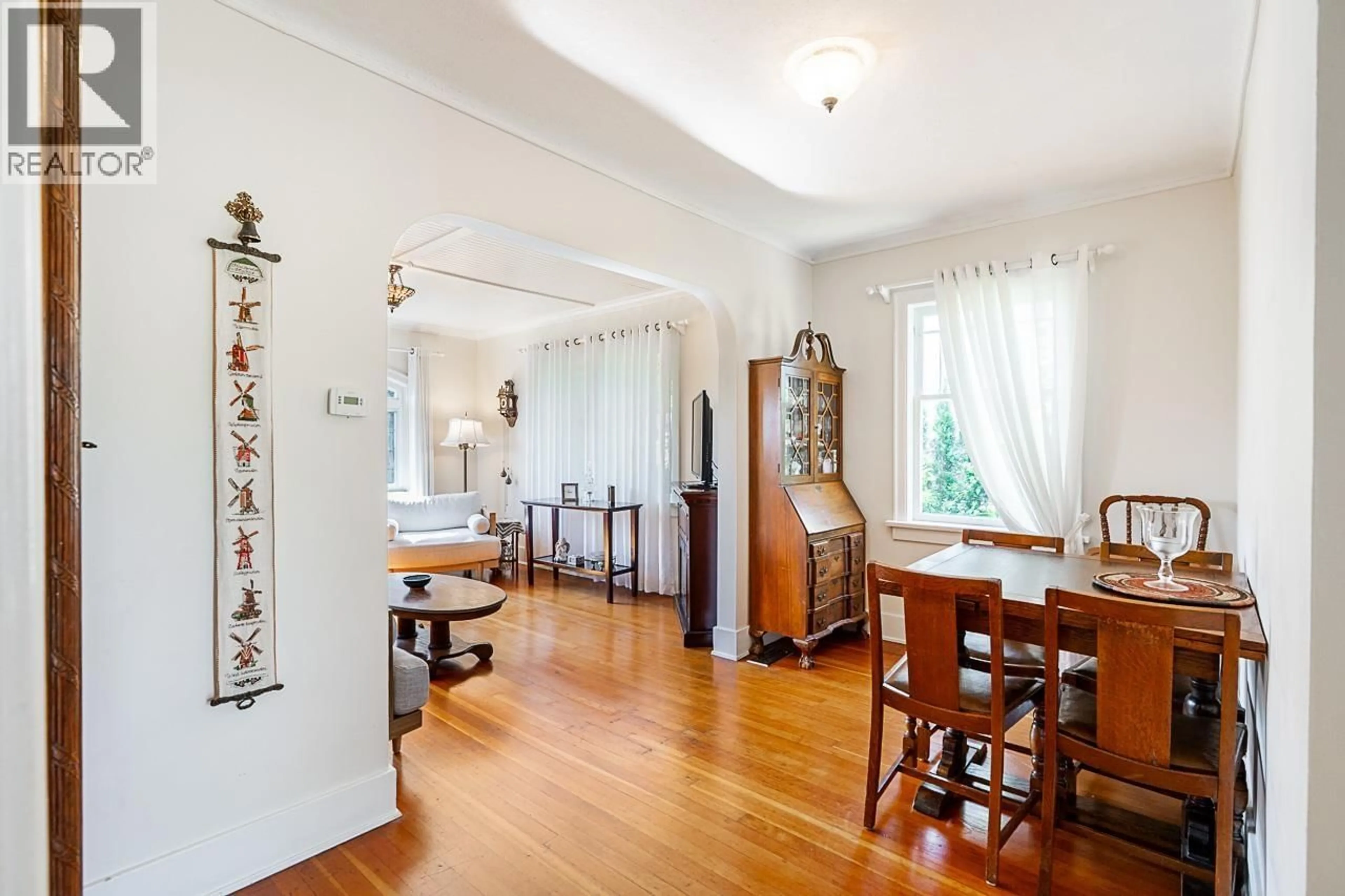 Dining room, unknown for 349-351 CUMBERLAND STREET, New Westminster British Columbia V3L3G4