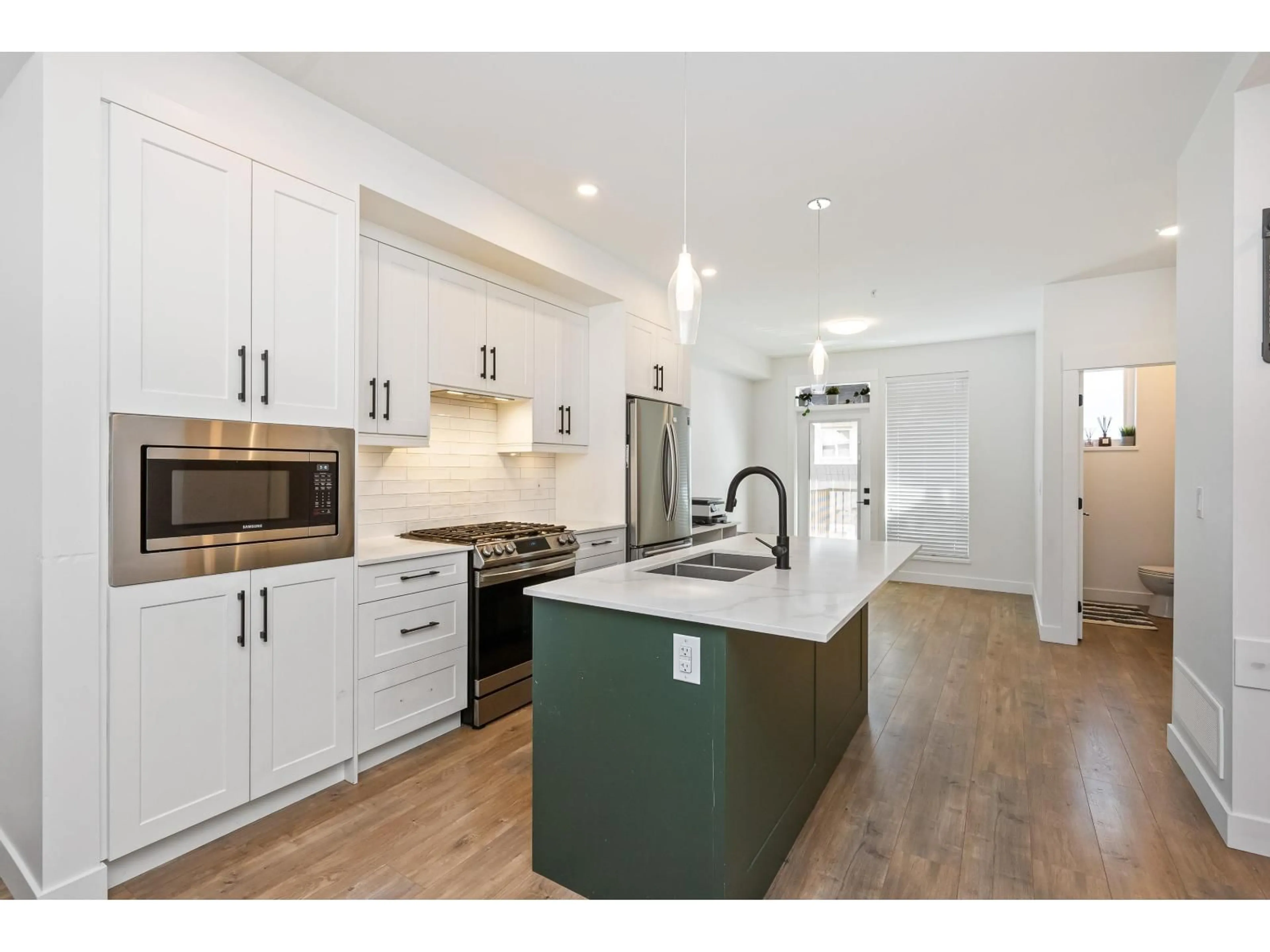 Open concept kitchen, unknown for 19 - 21688 52, Langley British Columbia V2Y4K9
