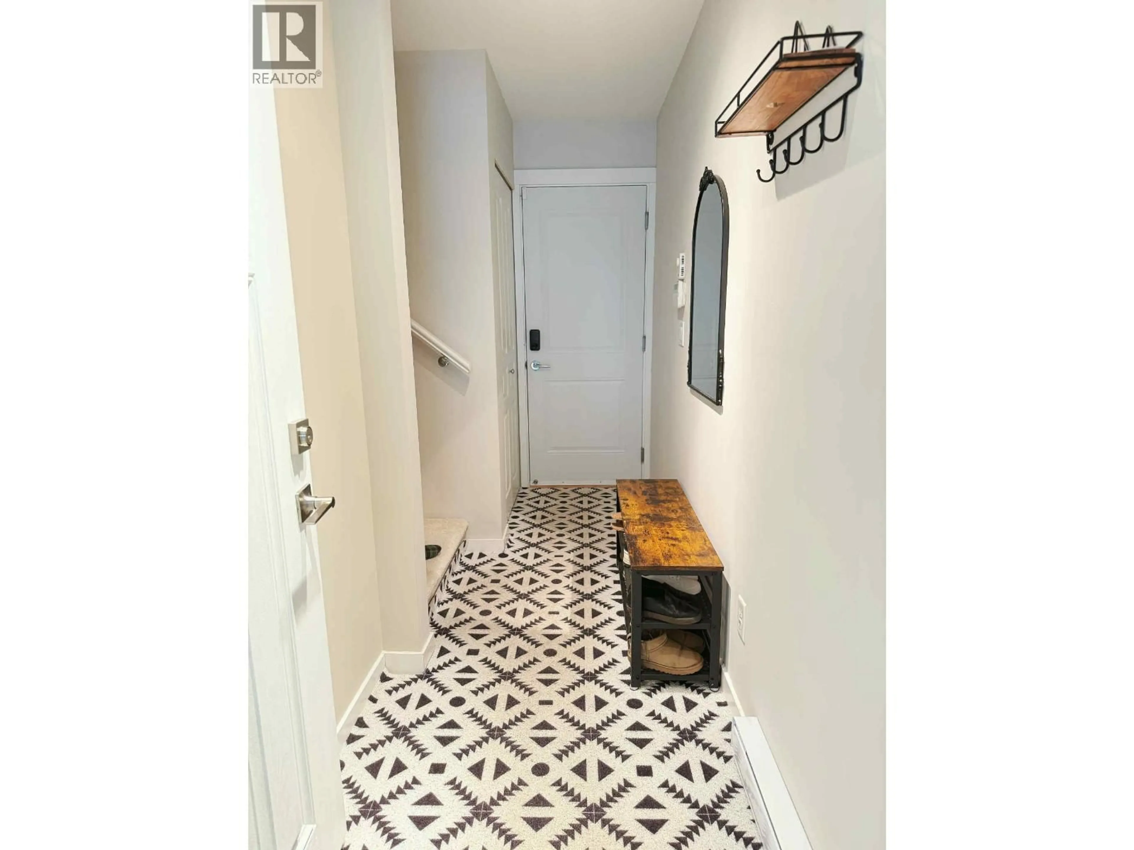 Indoor entryway for 72 - 9566 TOMICKI AVENUE, Richmond British Columbia V6X0E6