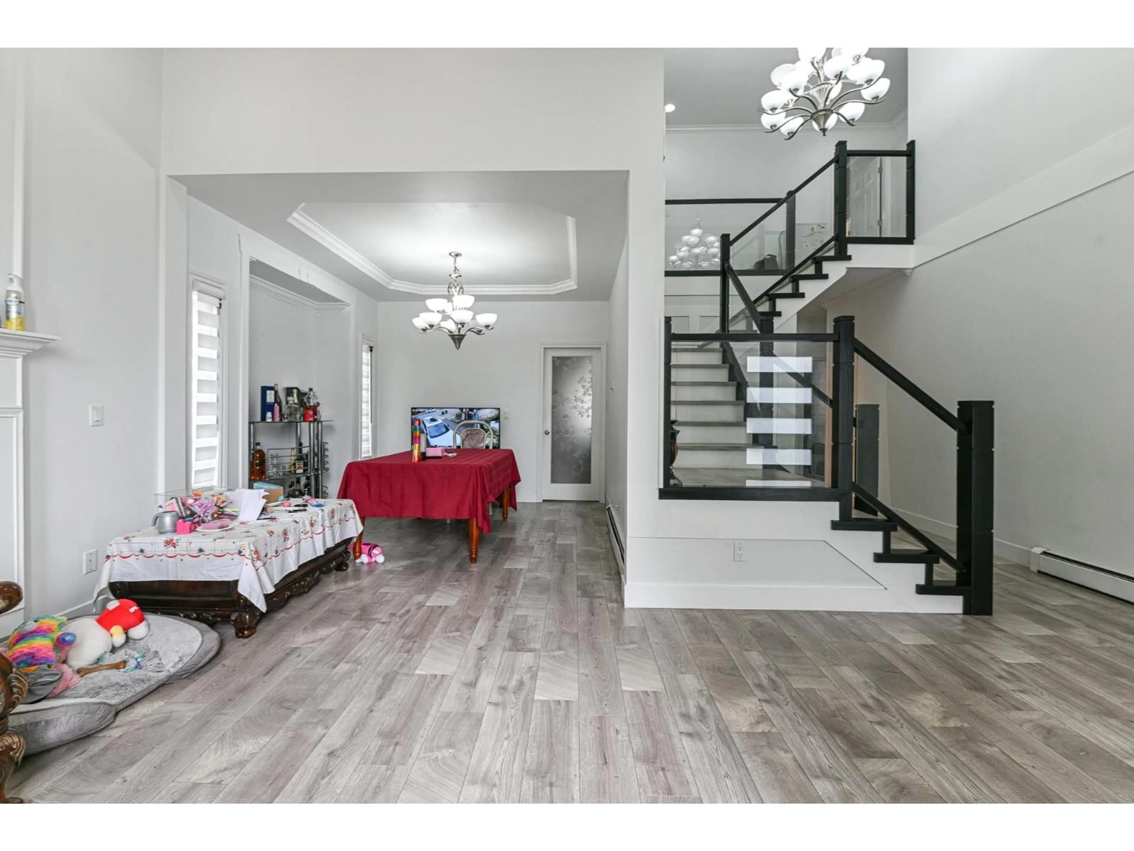 Indoor entryway for 6798 146B, Surrey British Columbia V3S0Z4