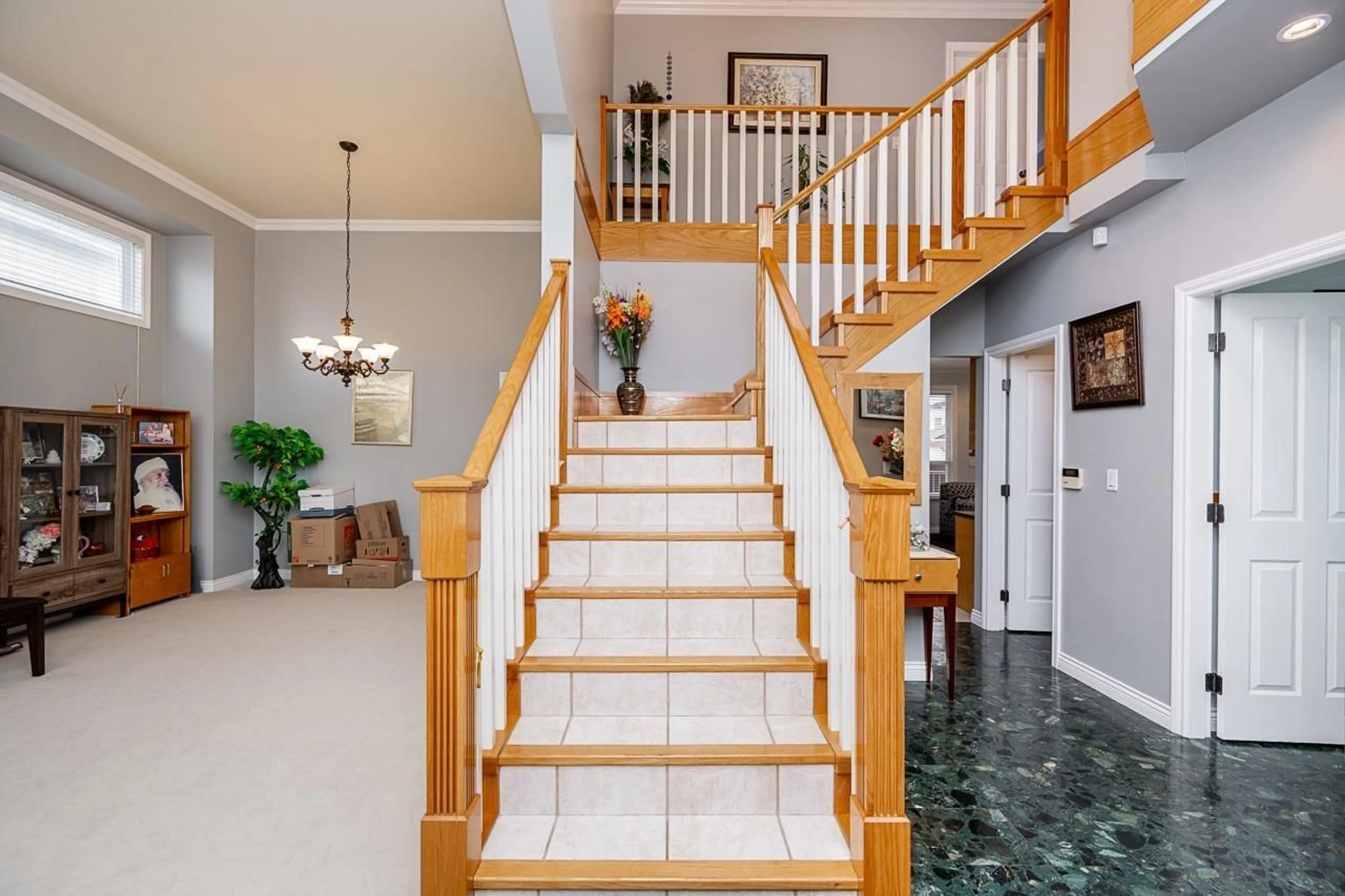 Indoor foyer for 14478 74A, Surrey British Columbia V3S0S3