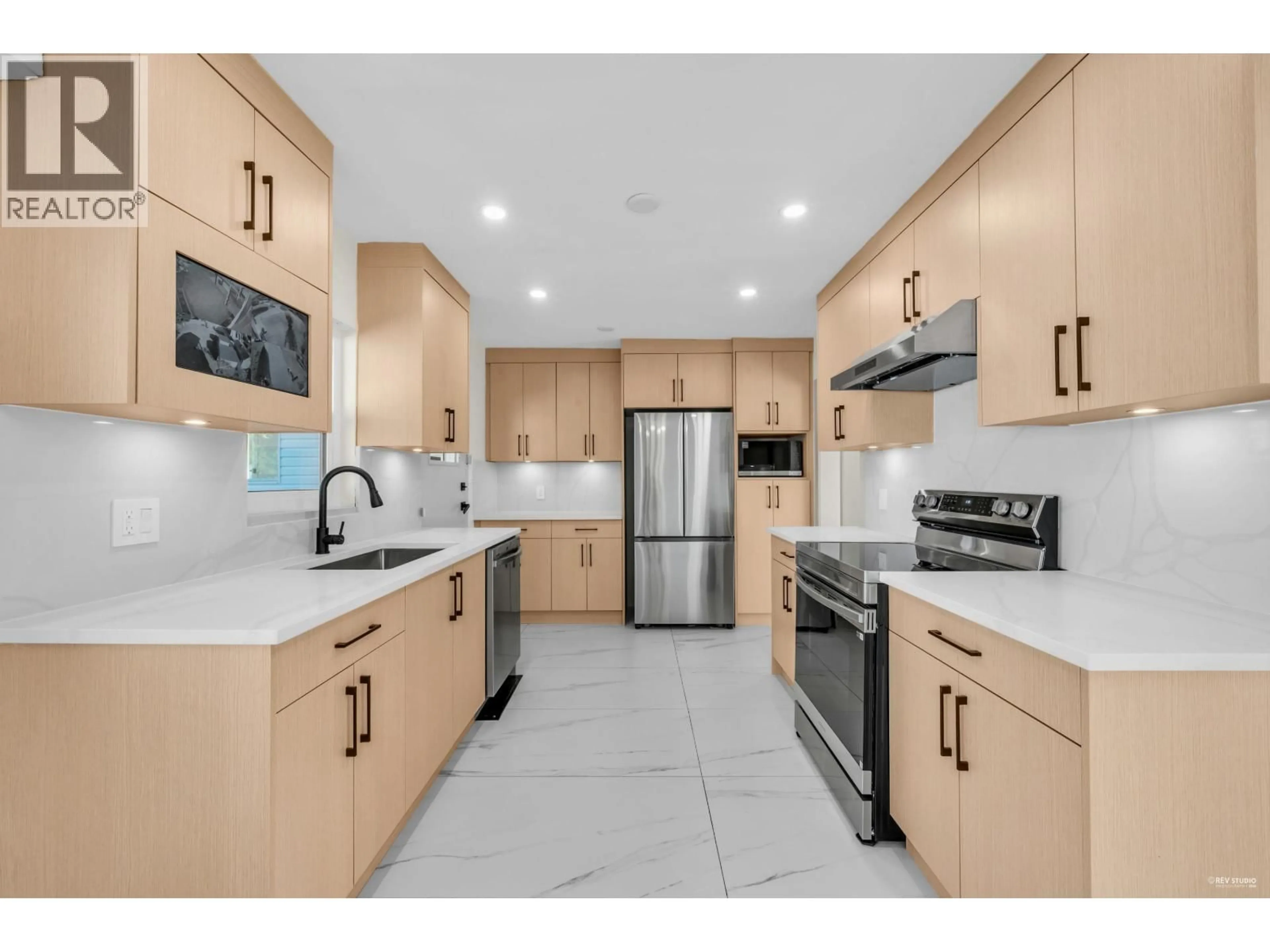 Unknown for 3640 ST. ANNE STREET, Port Coquitlam British Columbia V3B4G8