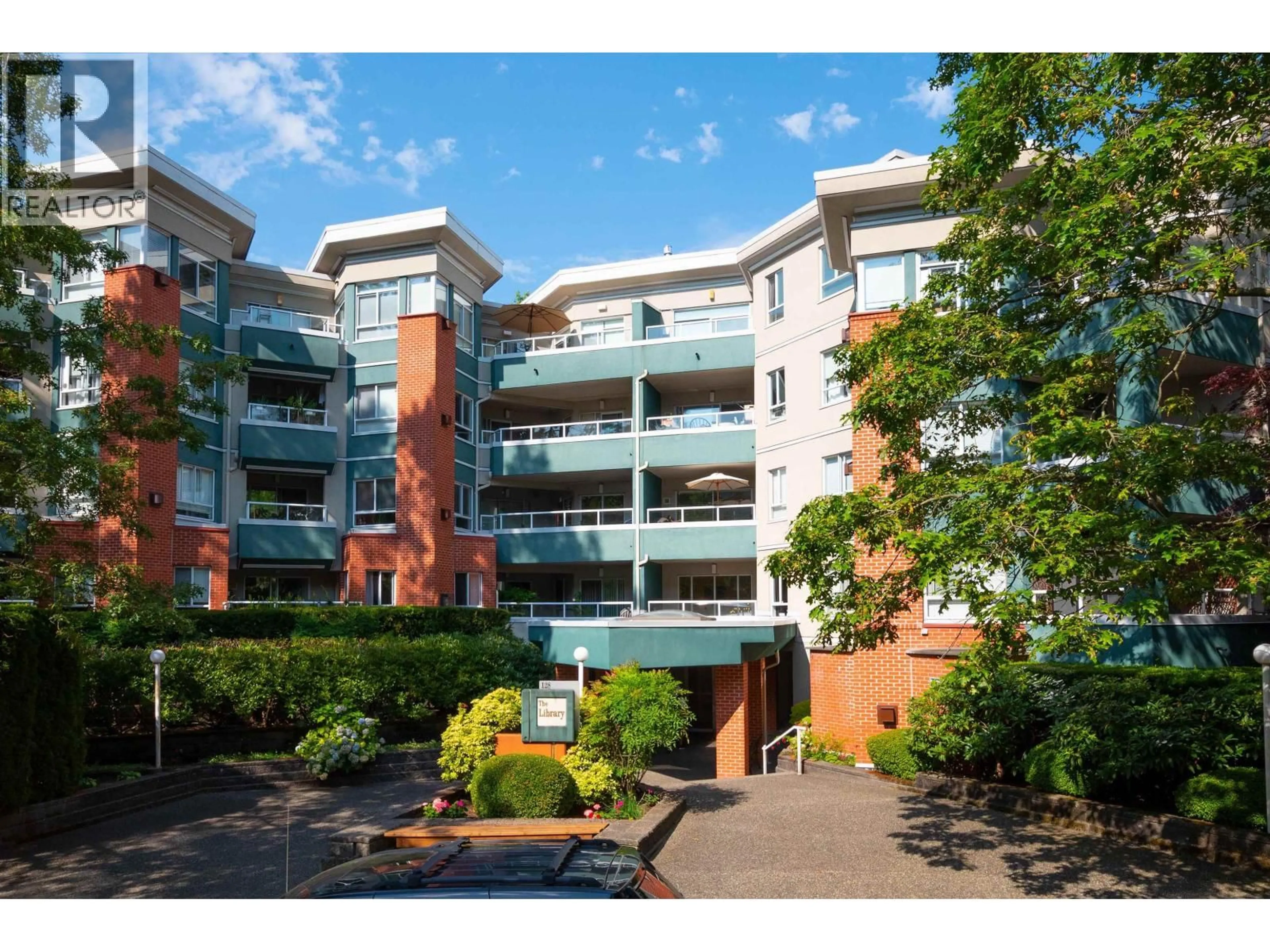 A pic from outside/outdoor area/front of a property/back of a property/a pic from drone, unknown for 104 - 128 8TH STREET, North Vancouver British Columbia V7M3M1