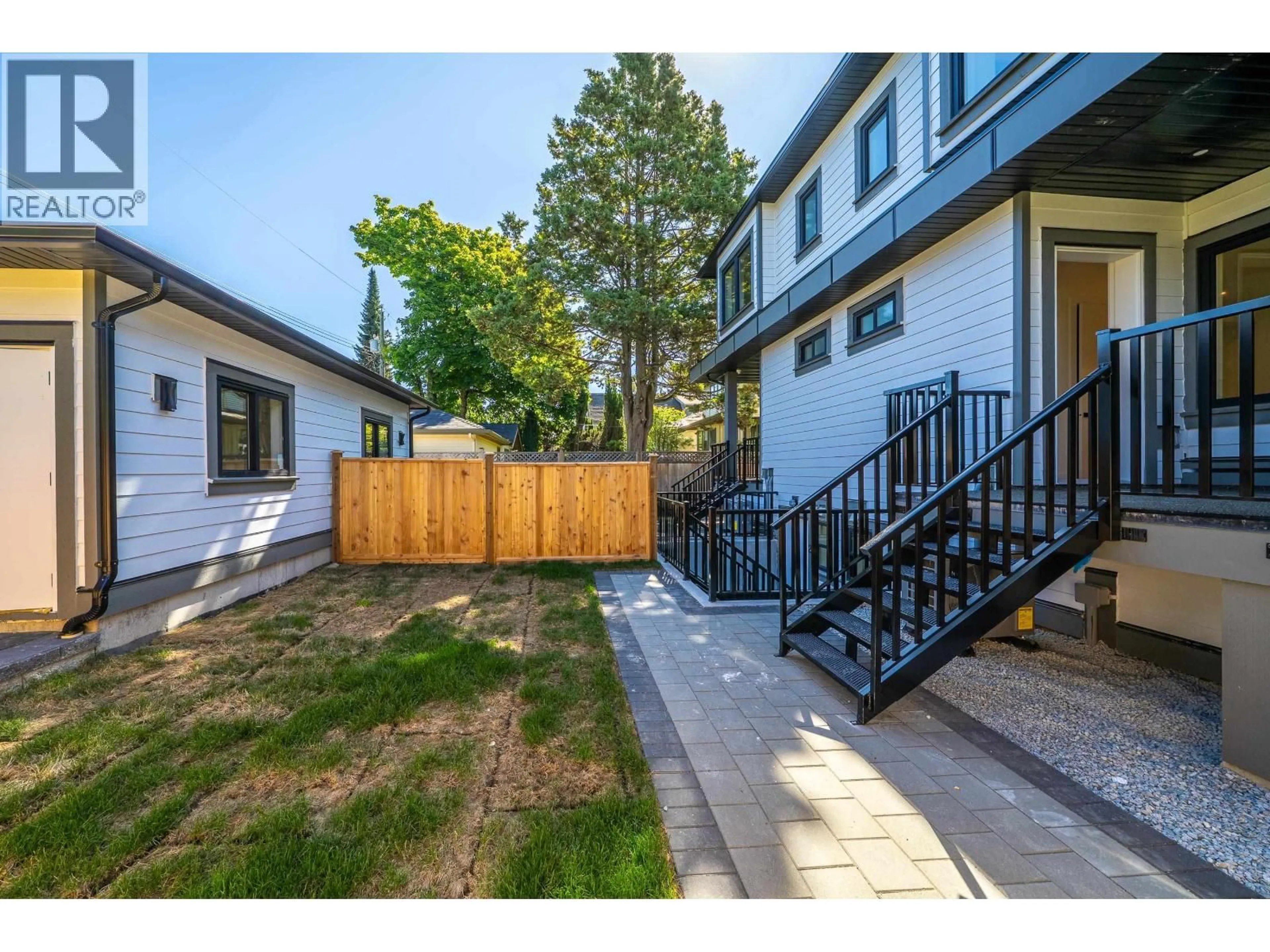 Unknown for 2835 31ST AVENUE, Vancouver British Columbia V6L2A3