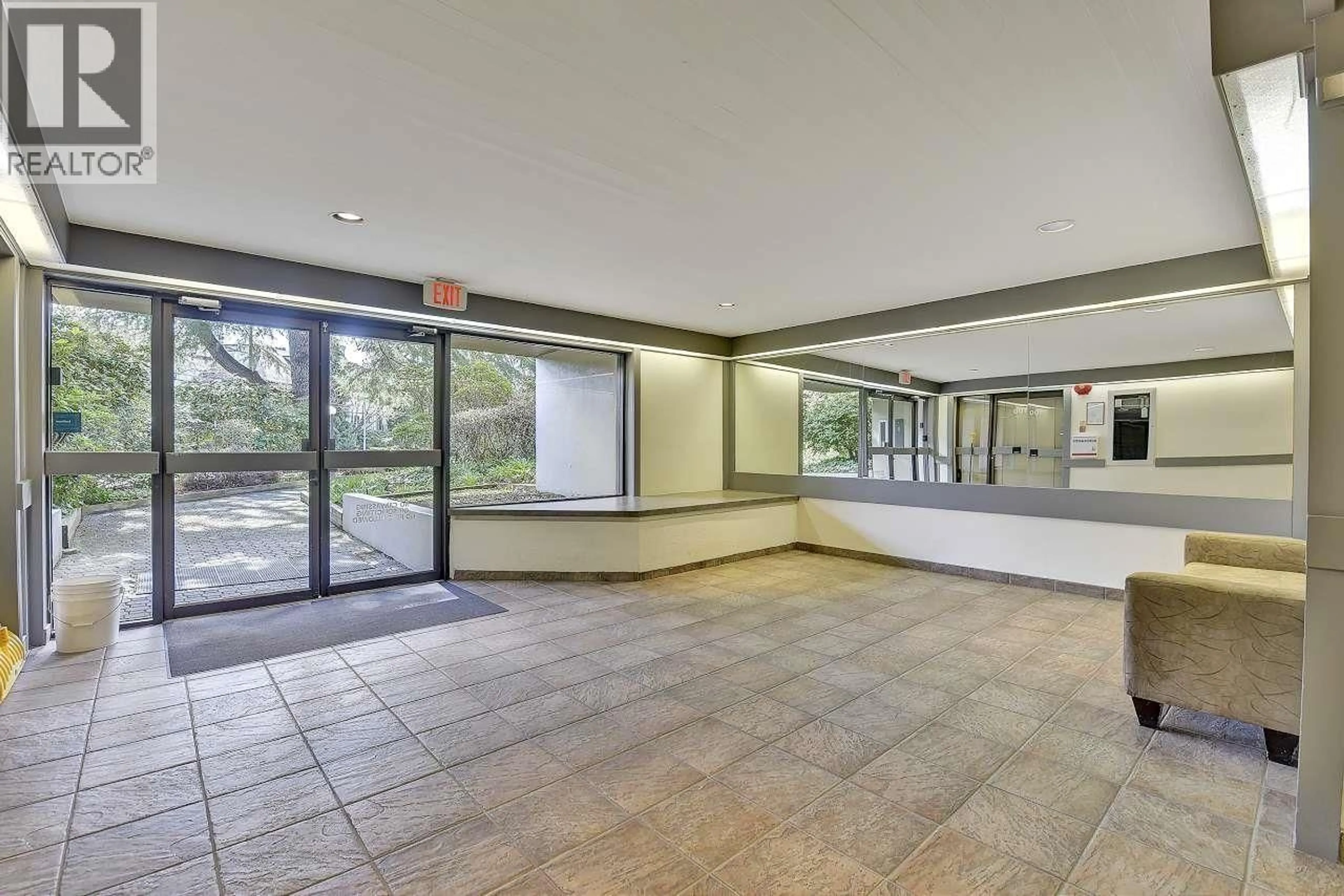 Indoor foyer for 111 - 7411 MINORU BOULEVARD, Richmond British Columbia V6Y1Z3