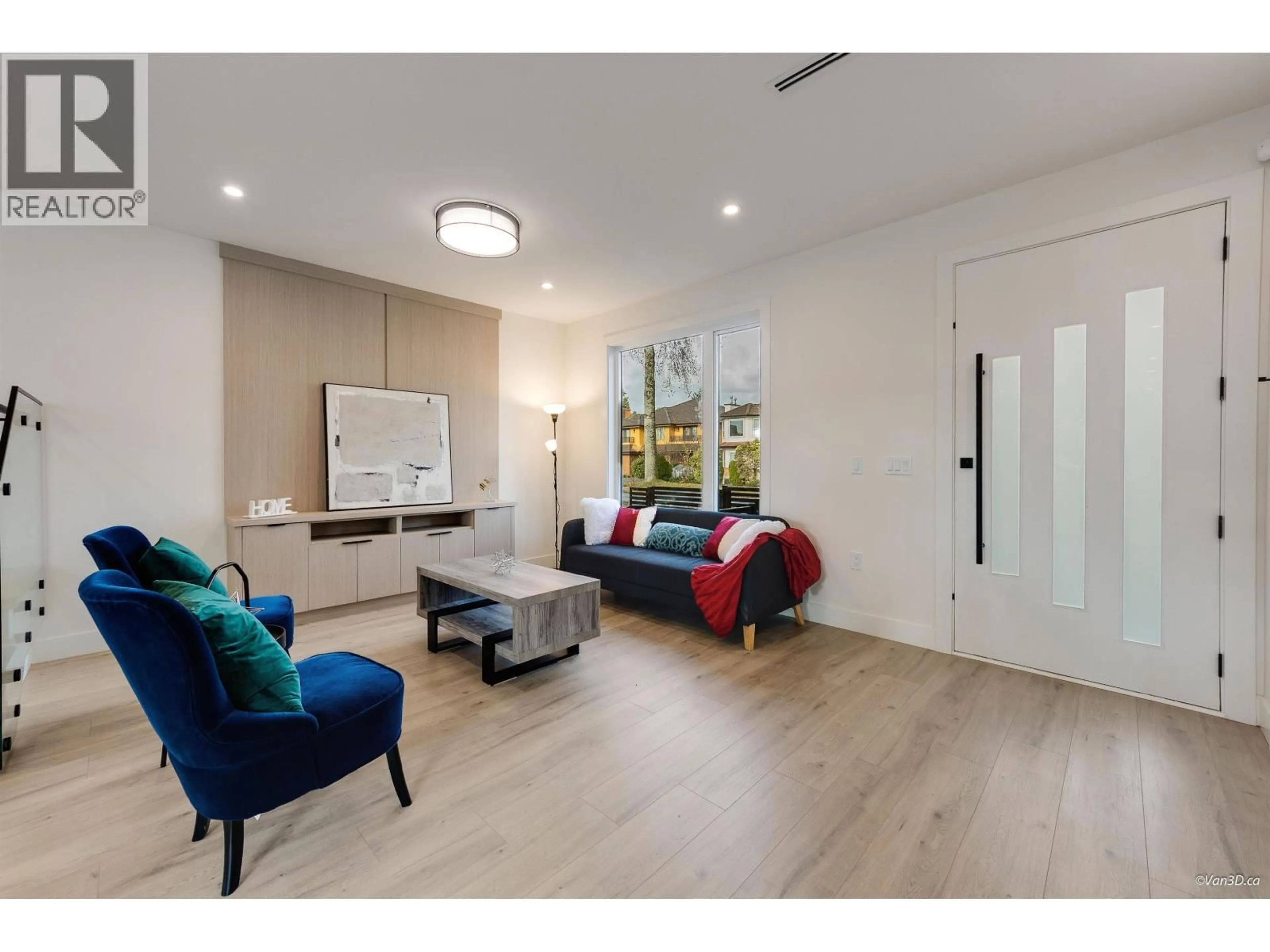 Living room with furniture, unknown for 1 - 7893 2ND STREET, Burnaby British Columbia V3N0K2