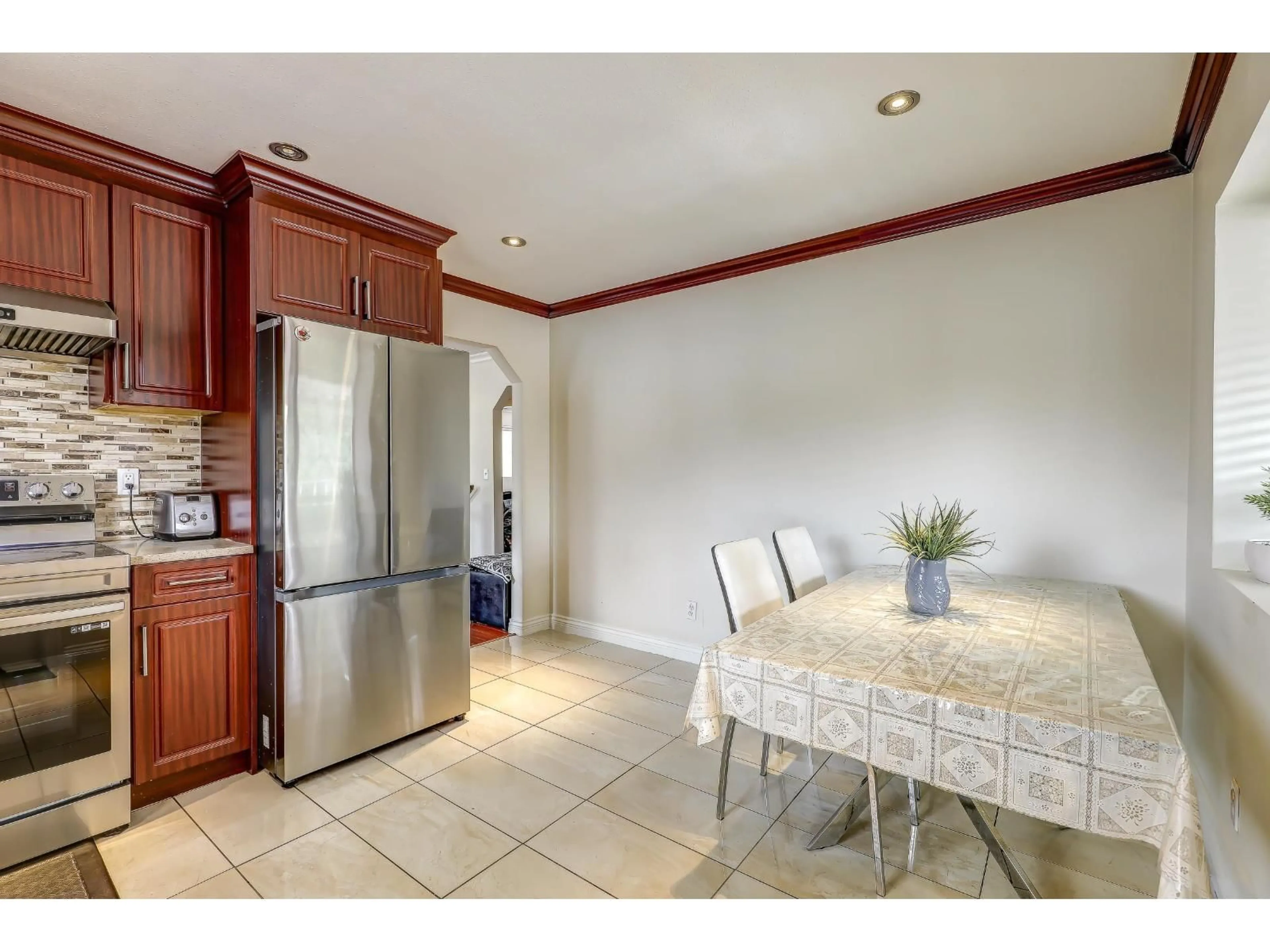 Unknown for 14115 88TH, Surrey British Columbia V3W3L5