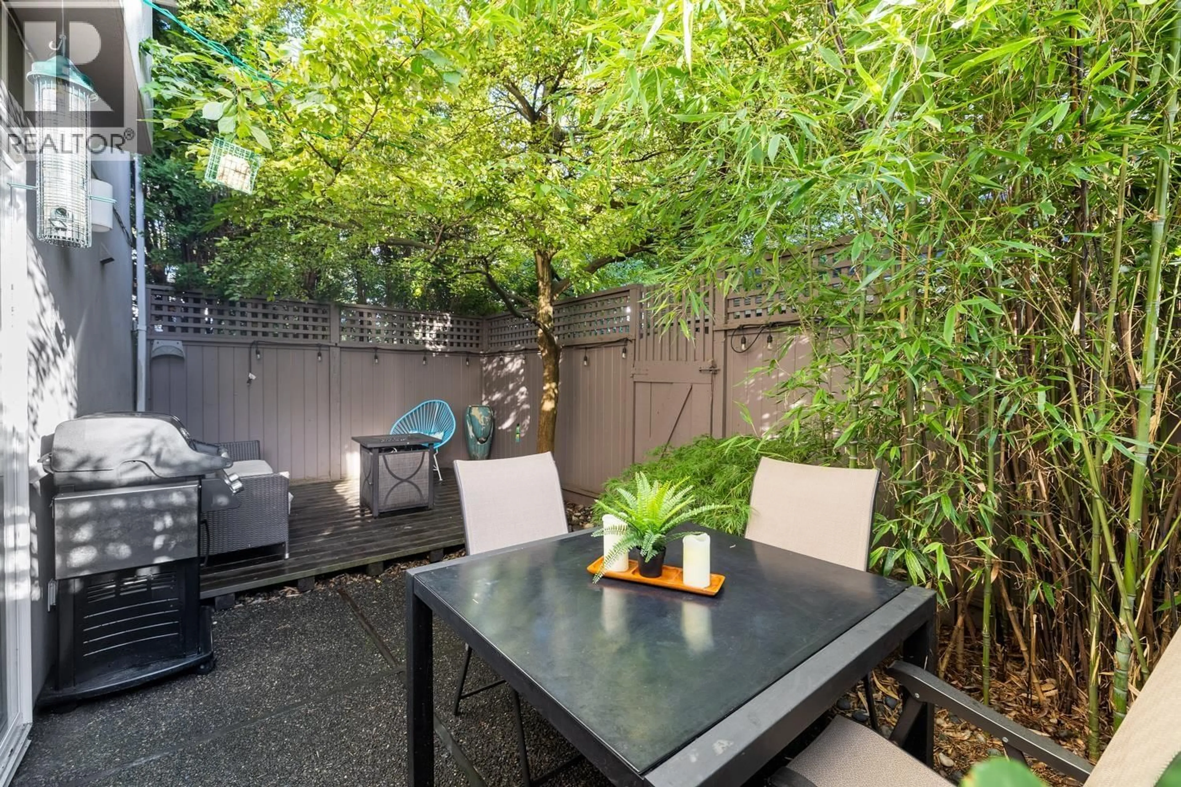 Patio, street for 158 17TH AVENUE, Vancouver British Columbia V5V1A4