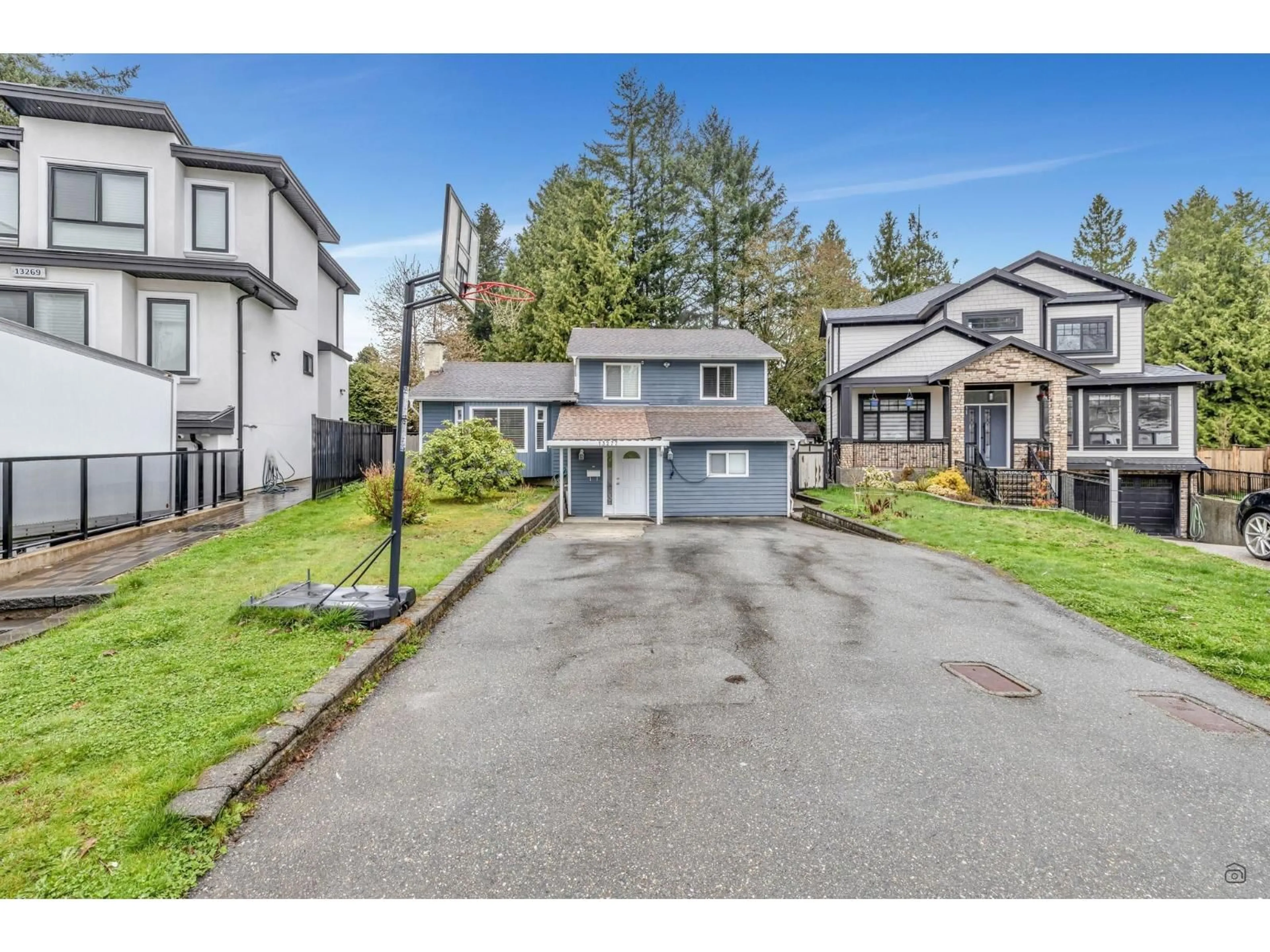A pic from outside/outdoor area/front of a property/back of a property/a pic from drone, street for 13277 64A, Surrey British Columbia V3W7H9
