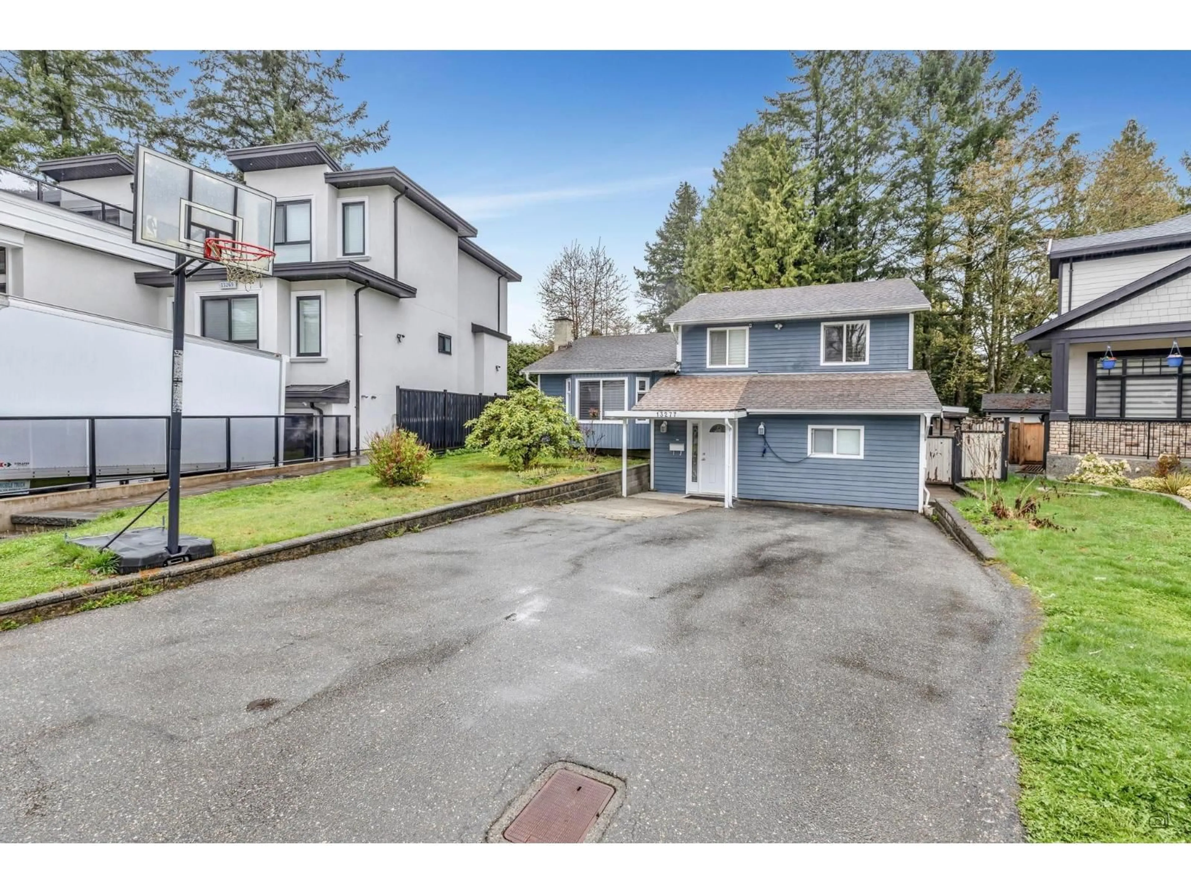 A pic from outside/outdoor area/front of a property/back of a property/a pic from drone, street for 13277 64A, Surrey British Columbia V3W7H9