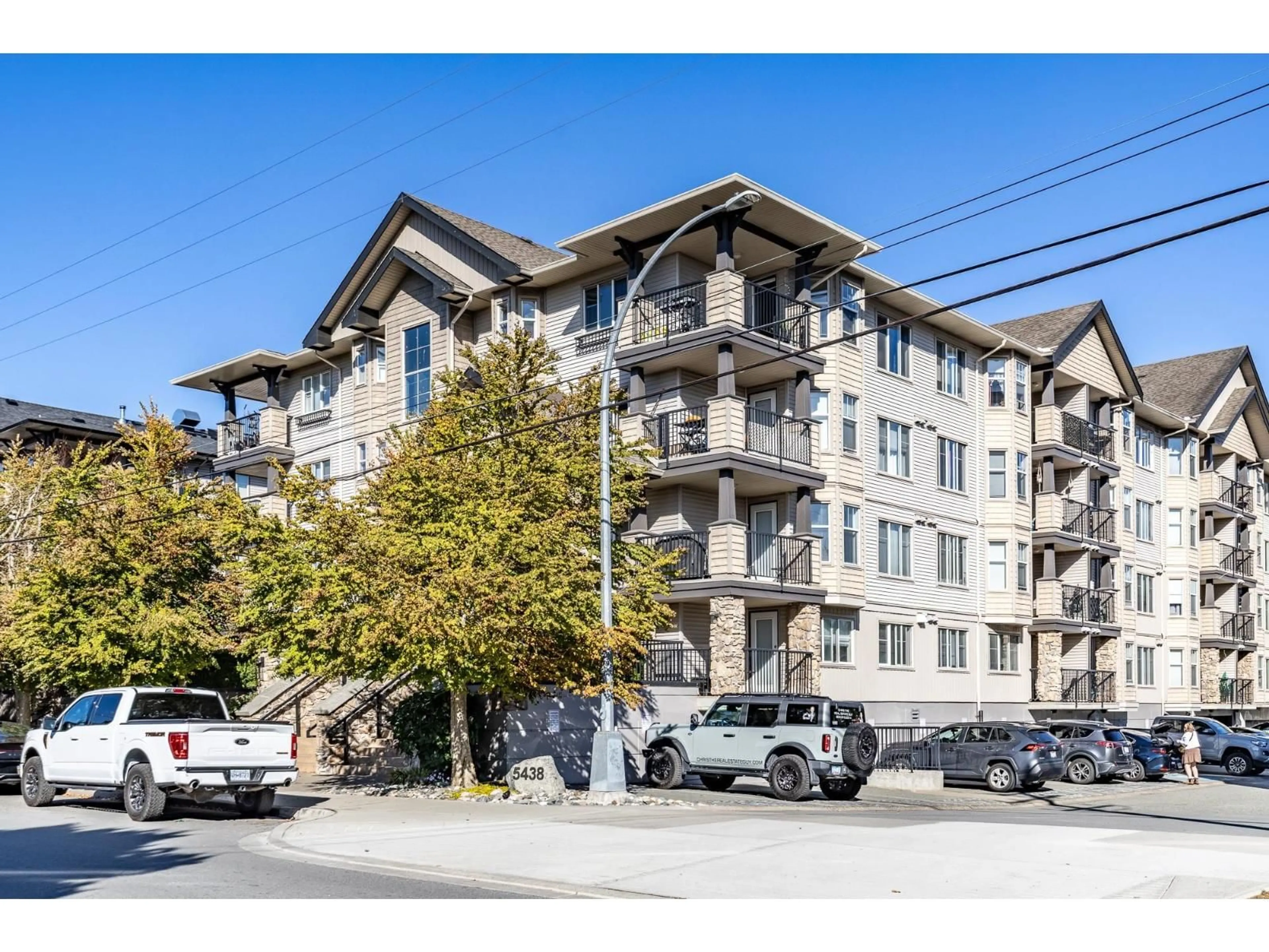 Unknown for 415 - 5438 198, Langley British Columbia V3A1G2