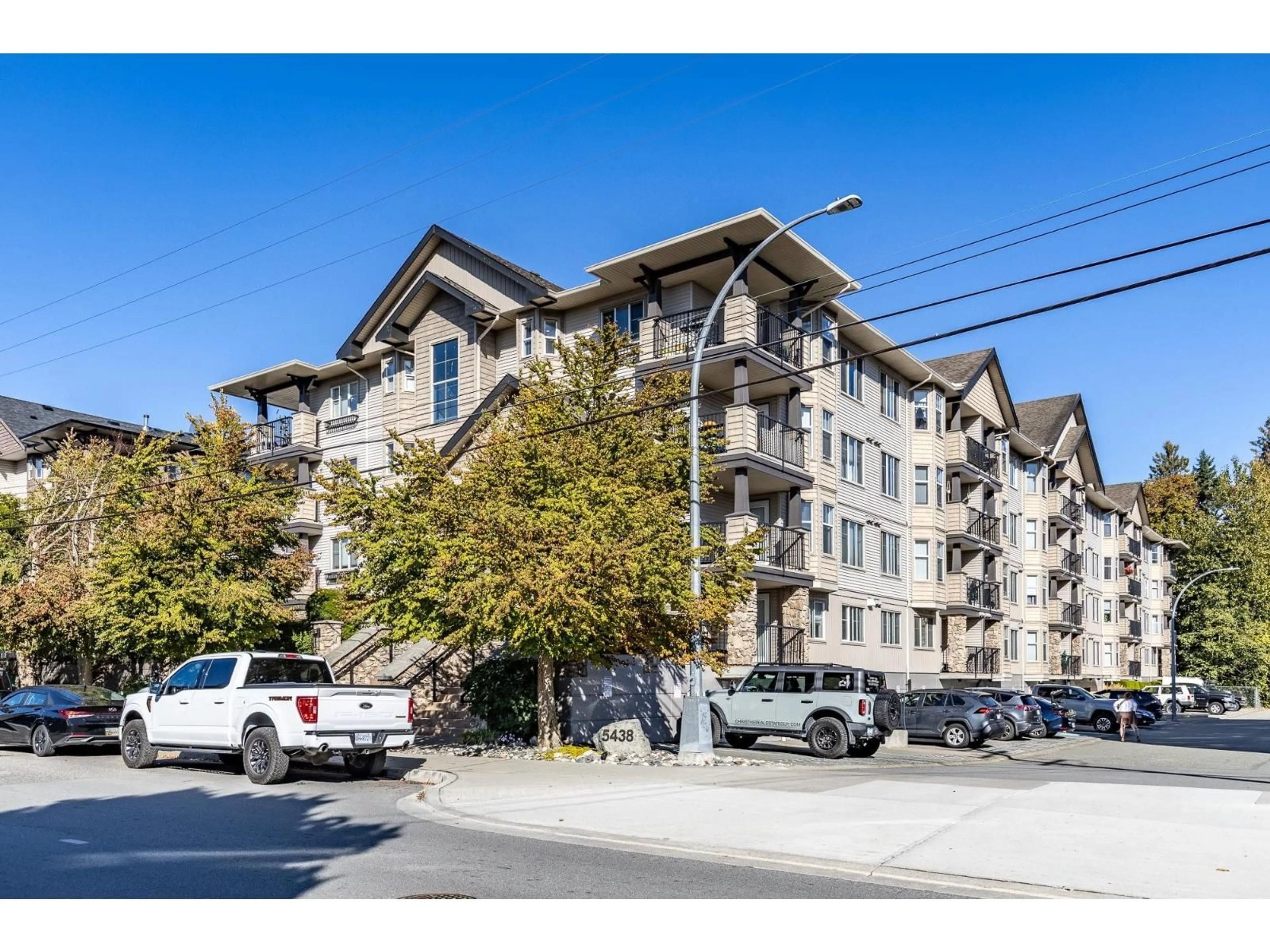 Unknown for 415 - 5438 198, Langley British Columbia V3A1G2