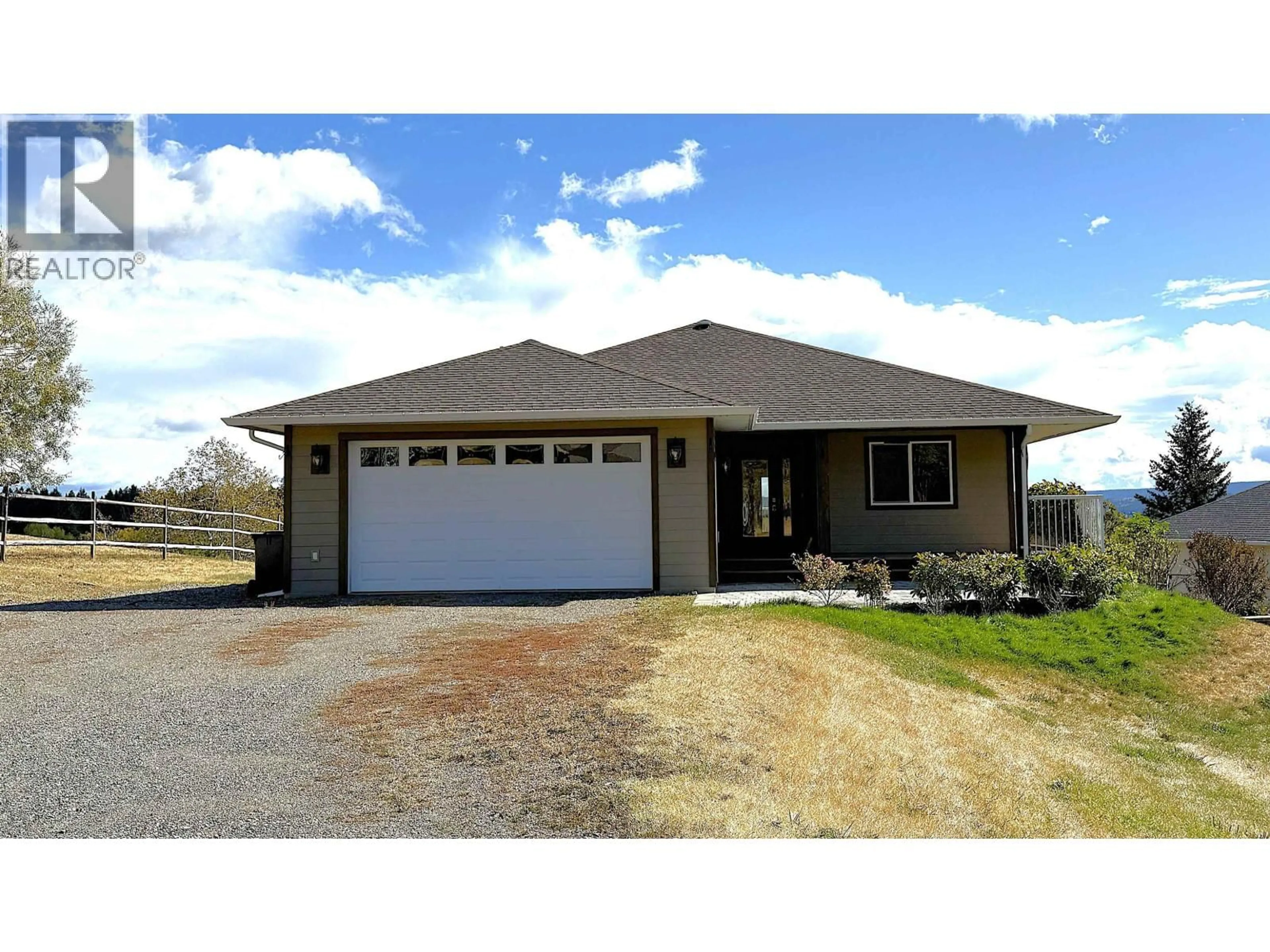 Home with vinyl exterior material, building for 5072 BLOCK DRIVE, 108 Mile Ranch British Columbia V0K2Z0