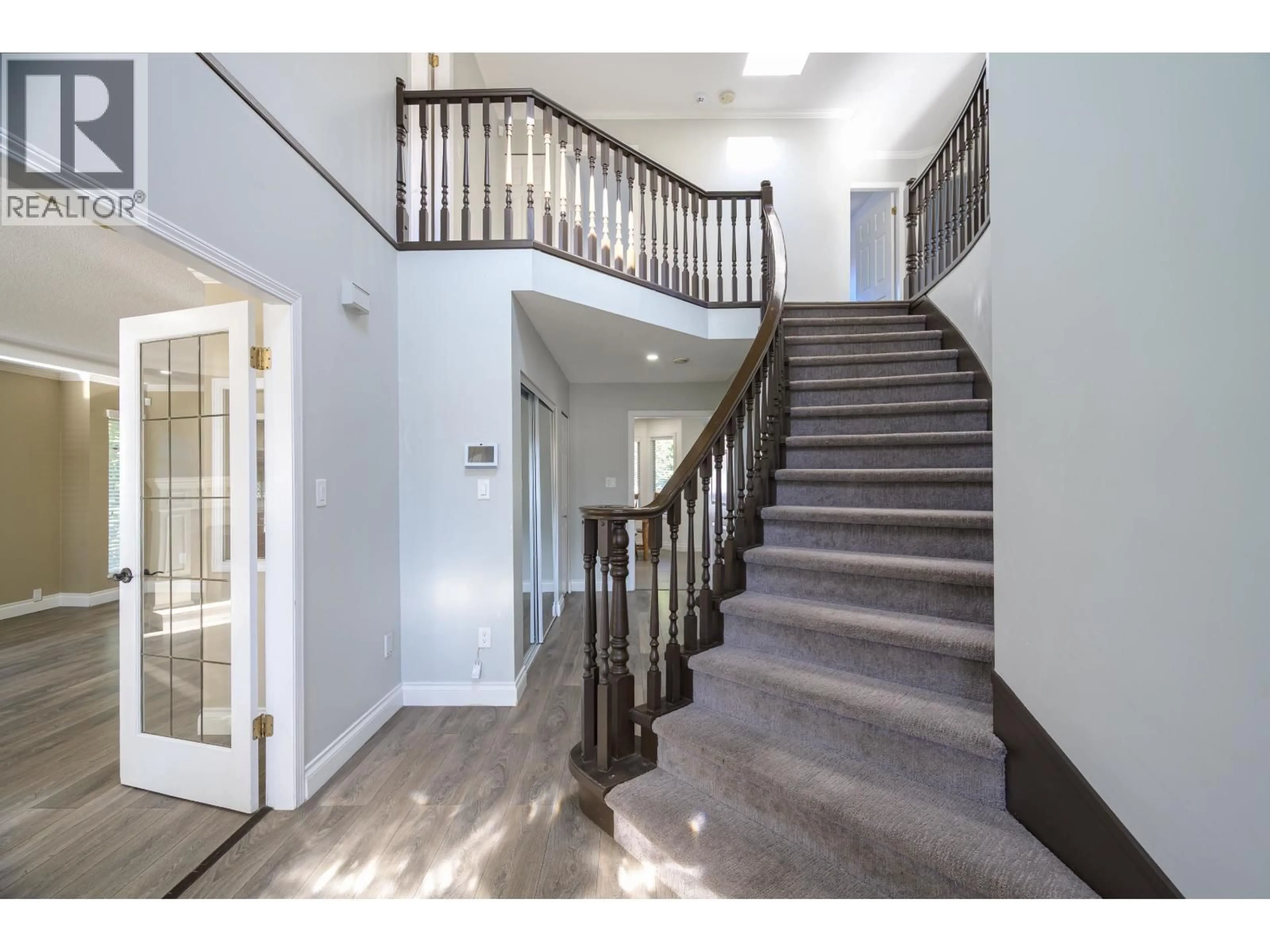Indoor foyer for 4430 50A STREET, Delta British Columbia V4K4M1