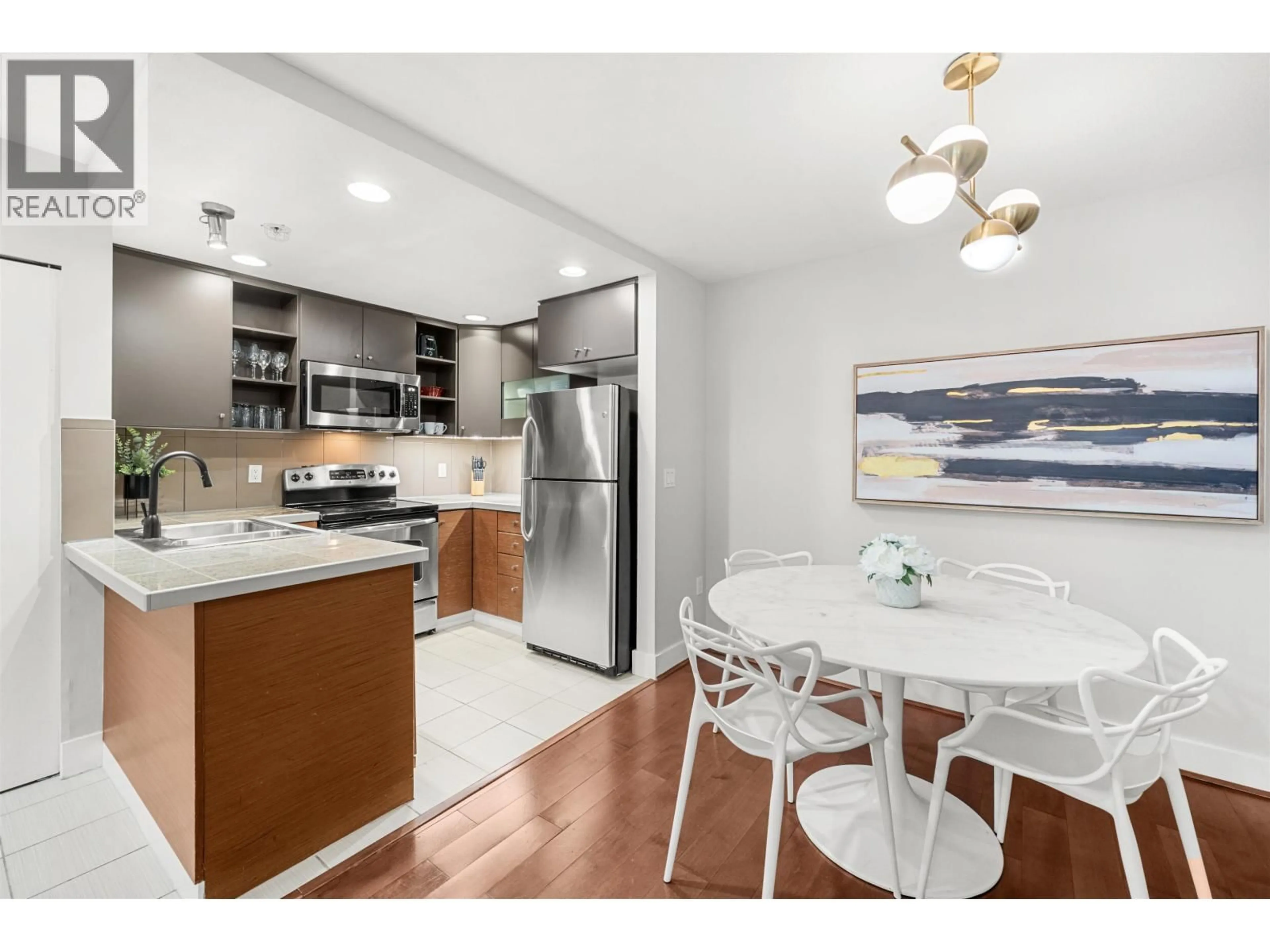 Open concept kitchen, unknown for 78 - 728 14TH STREET, North Vancouver British Columbia V7M0A8