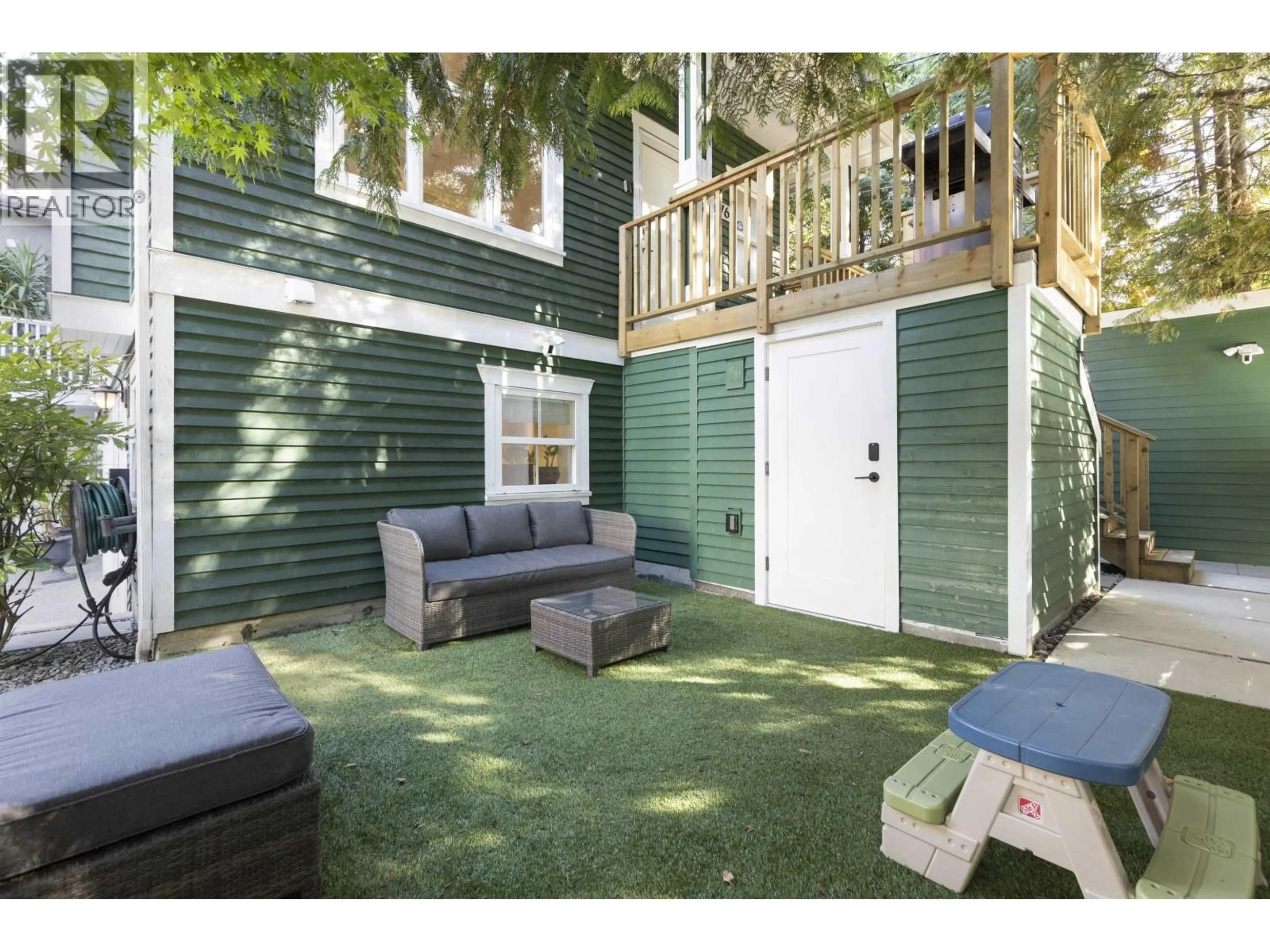 Patio, street for 1676 VICTORIA DRIVE, Vancouver British Columbia V5L4H3