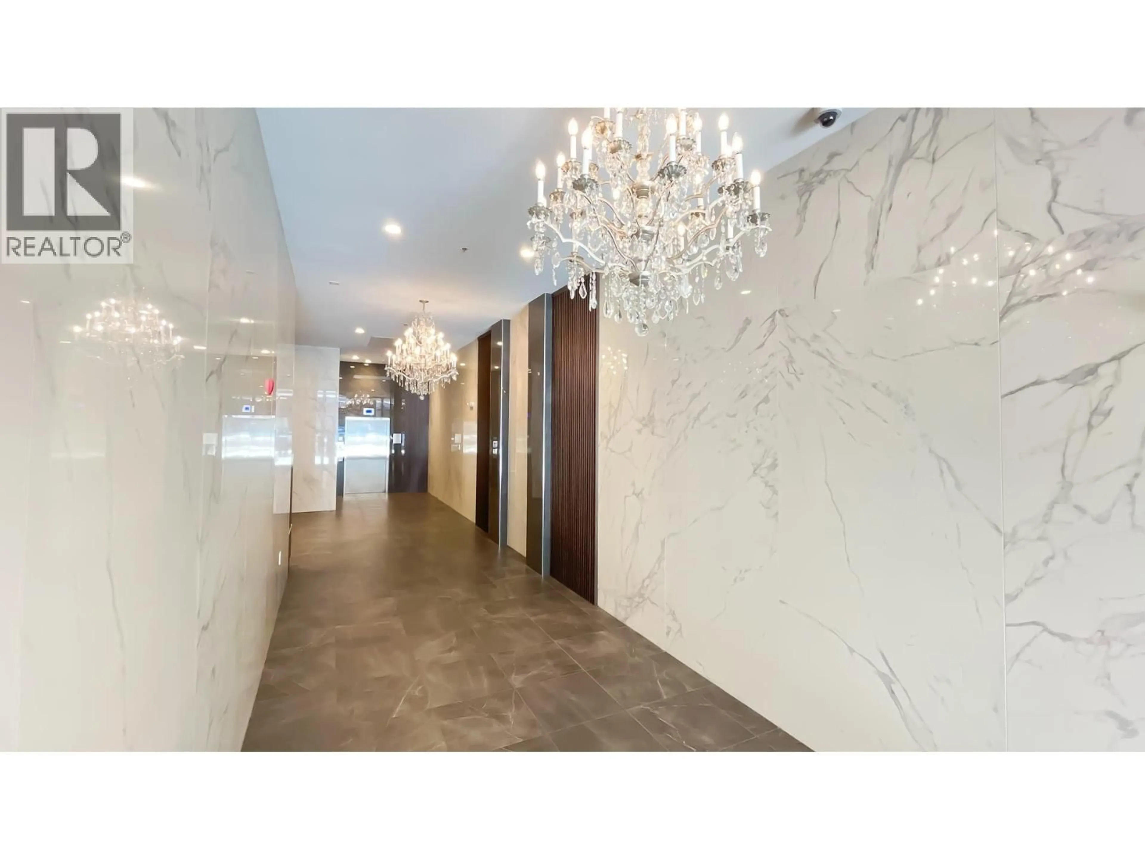 Indoor foyer for 205 - 1331 MARINE DRIVE, West Vancouver British Columbia V7T1B6