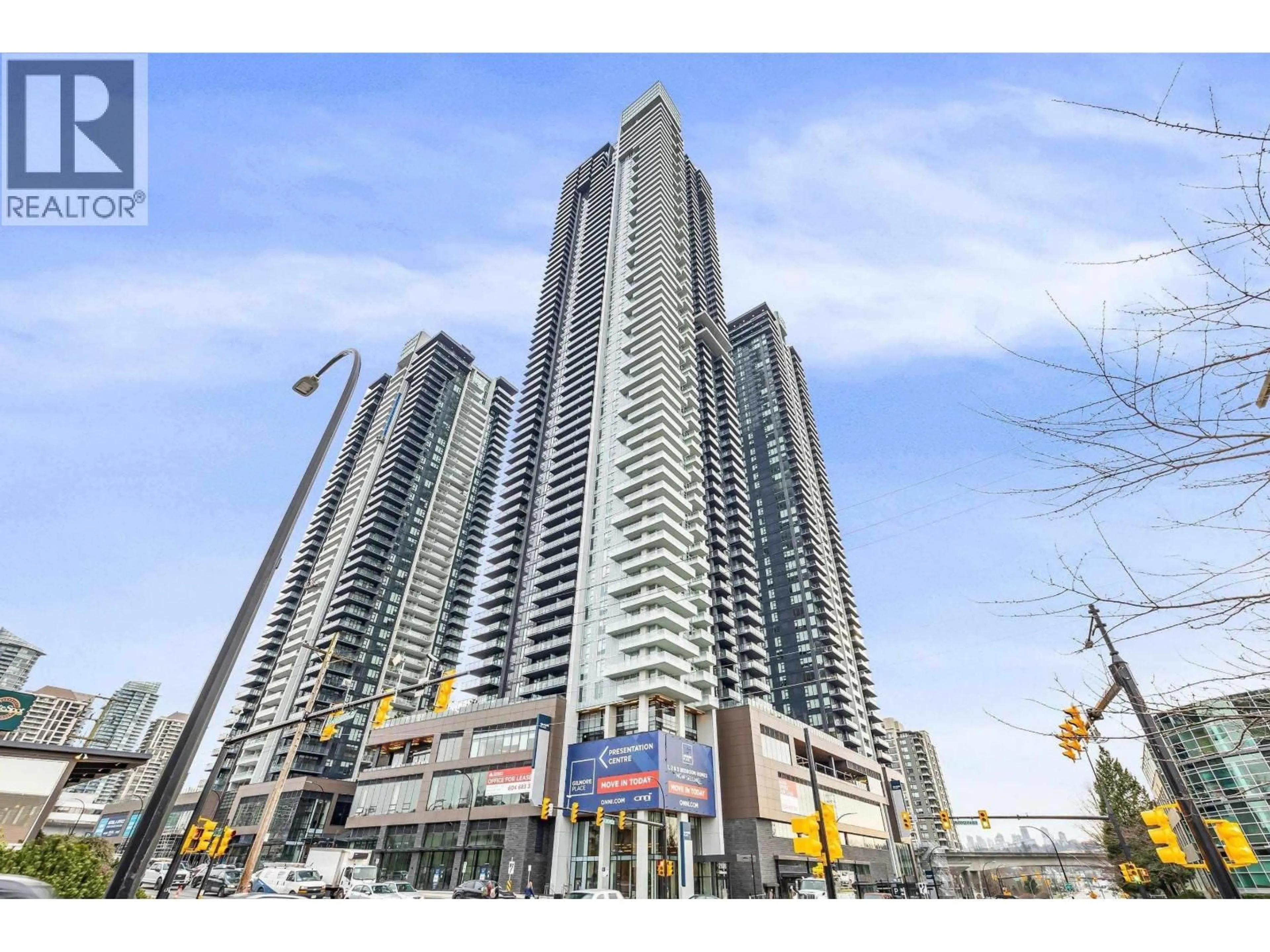 Indoor foyer for 2304 - 2108 GILMORE AVENUE, Burnaby British Columbia V5C0N8