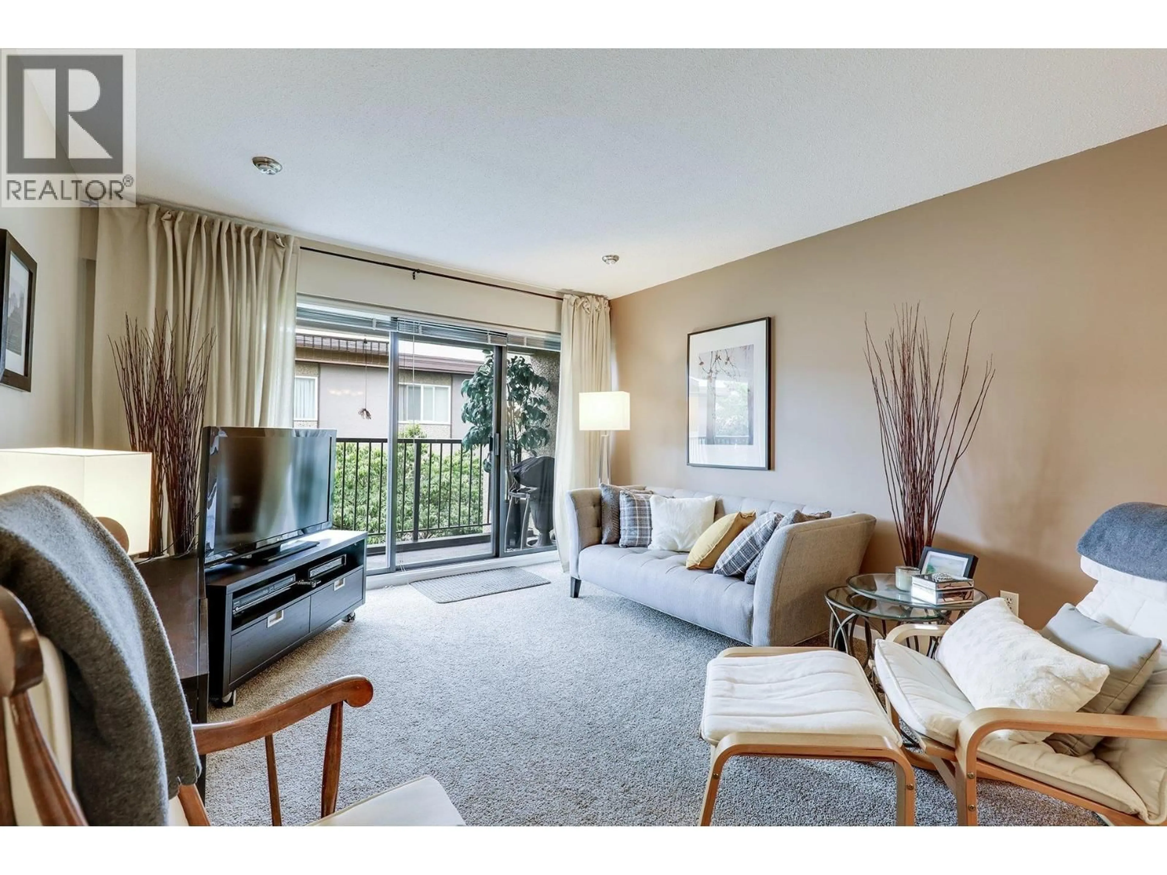 Living room with furniture, unknown for 302 - 330 1ST STREET, North Vancouver British Columbia V7L1B5