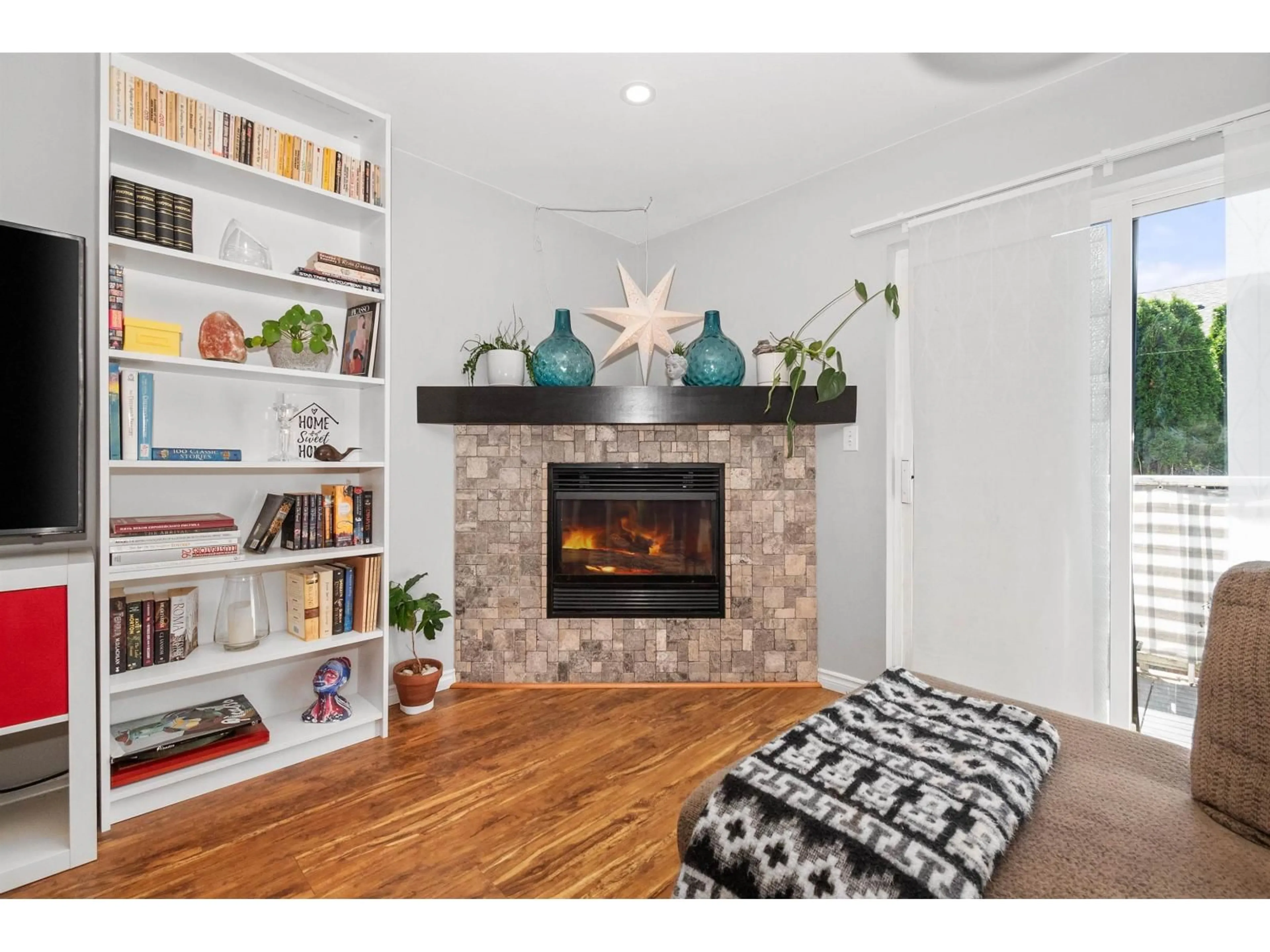 Living room with furniture, unknown for 18 - 5915 VEDDER ROAD, Chilliwack British Columbia V2R1C3