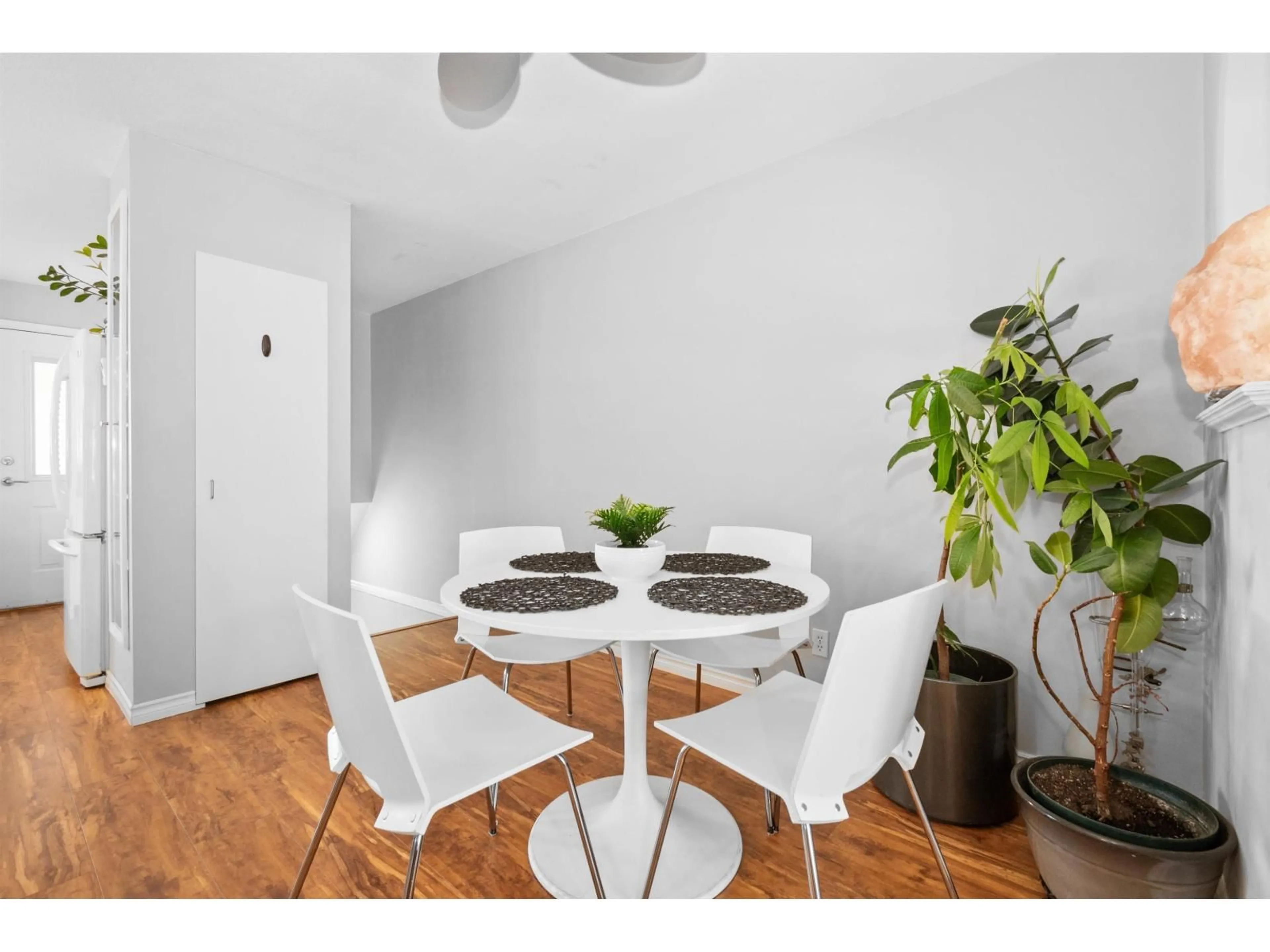 Dining room, wood/laminate floor for 18 - 5915 VEDDER ROAD, Chilliwack British Columbia V2R1C3