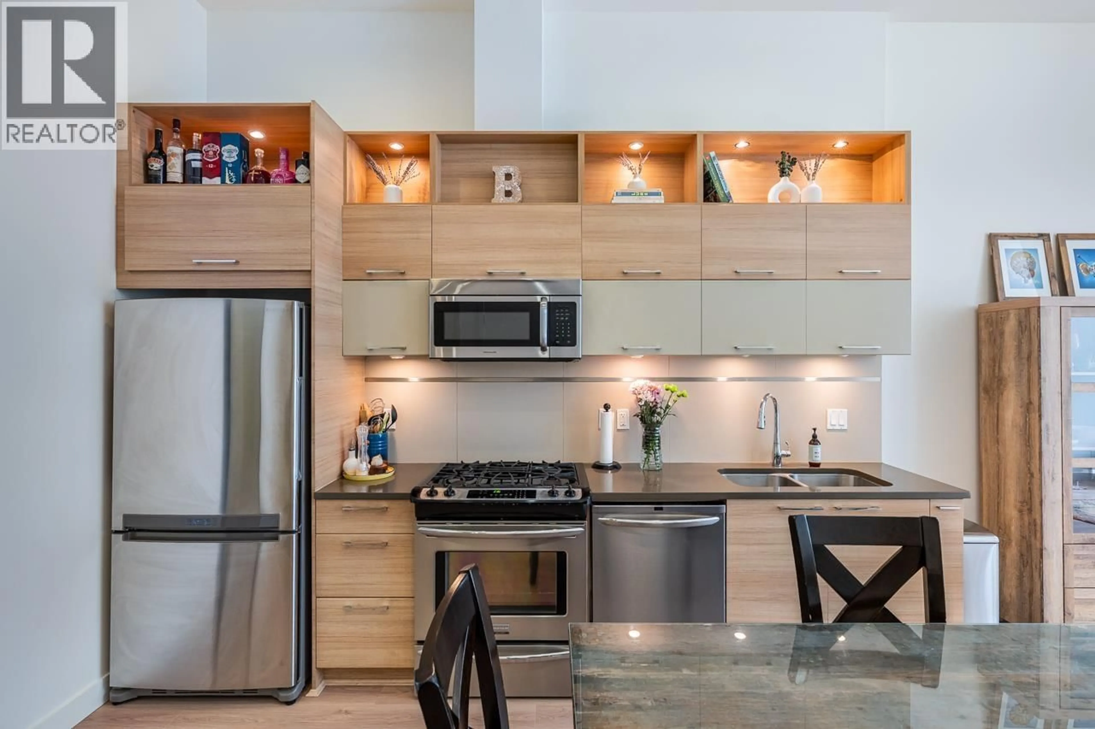 Contemporary kitchen, ceramic/tile floor for 6 - 9150 UNIVERSITY HIGH STREET, Burnaby British Columbia V5A0C5