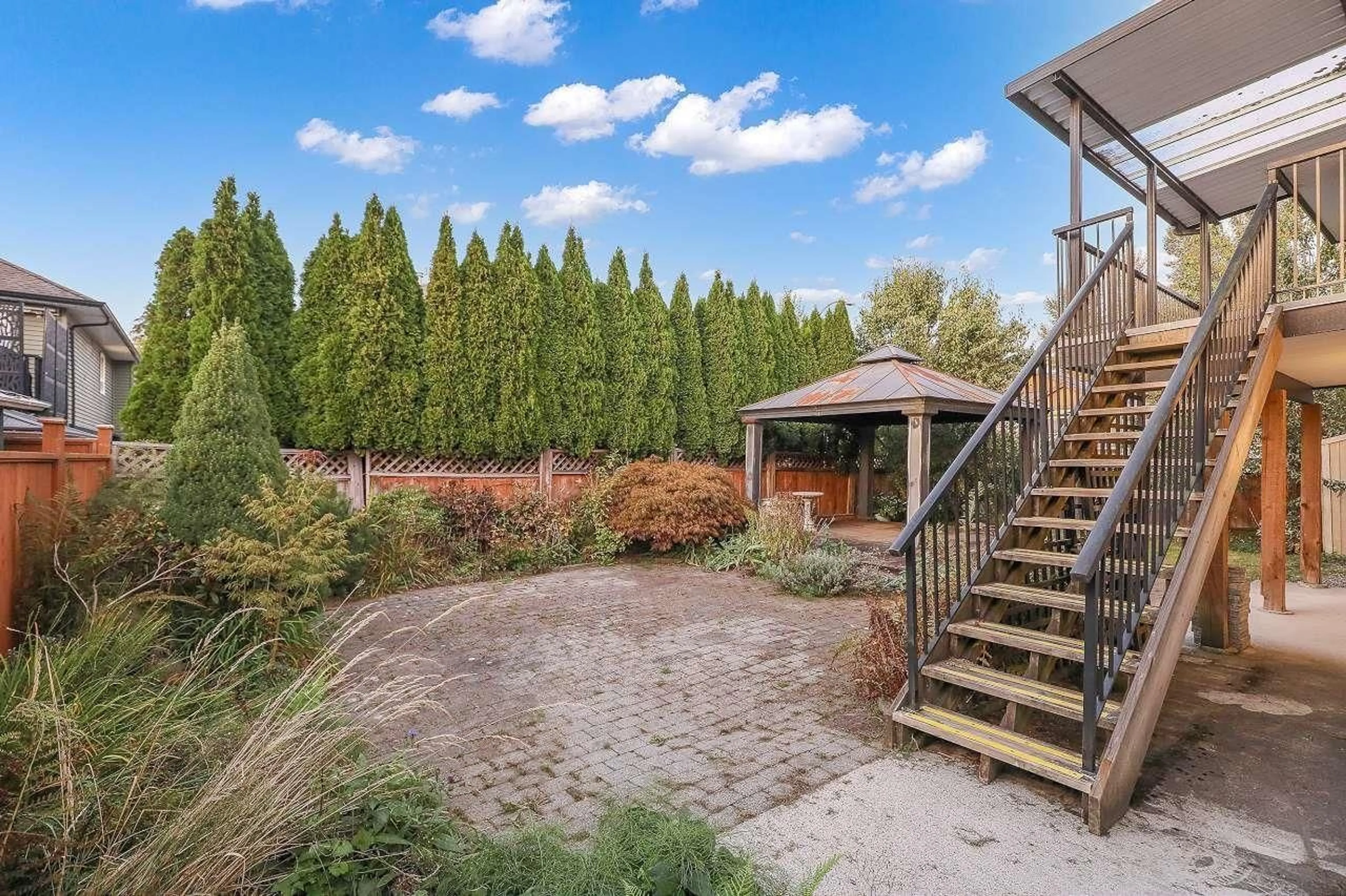 A pic from outside/outdoor area/front of a property/back of a property/a pic from drone, forest/trees view for 33081 PHELPS, Mission British Columbia V2V0A2