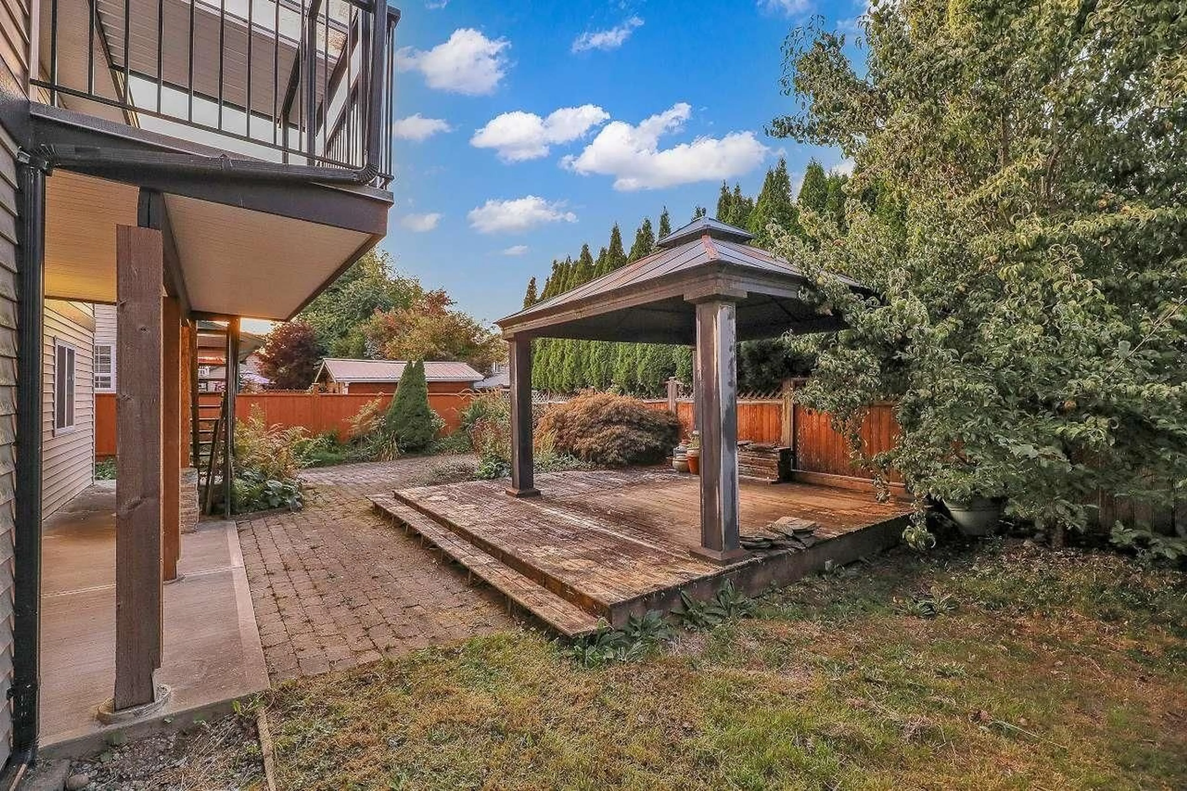 Patio, unknown for 33081 PHELPS, Mission British Columbia V2V0A2