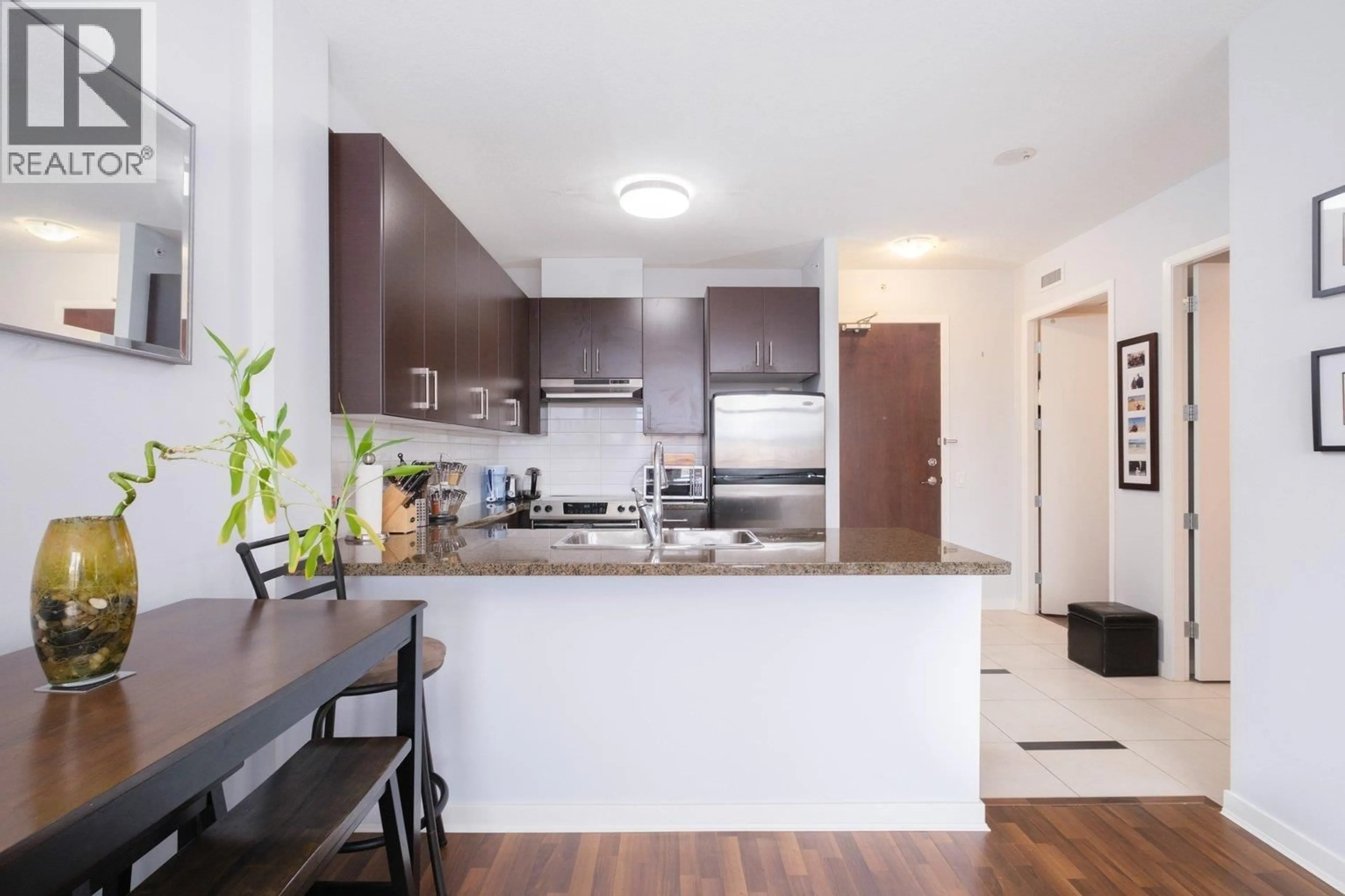 Standard kitchen, unknown for 702 - 4250 DAWSON STREET, Burnaby British Columbia V5C4B1