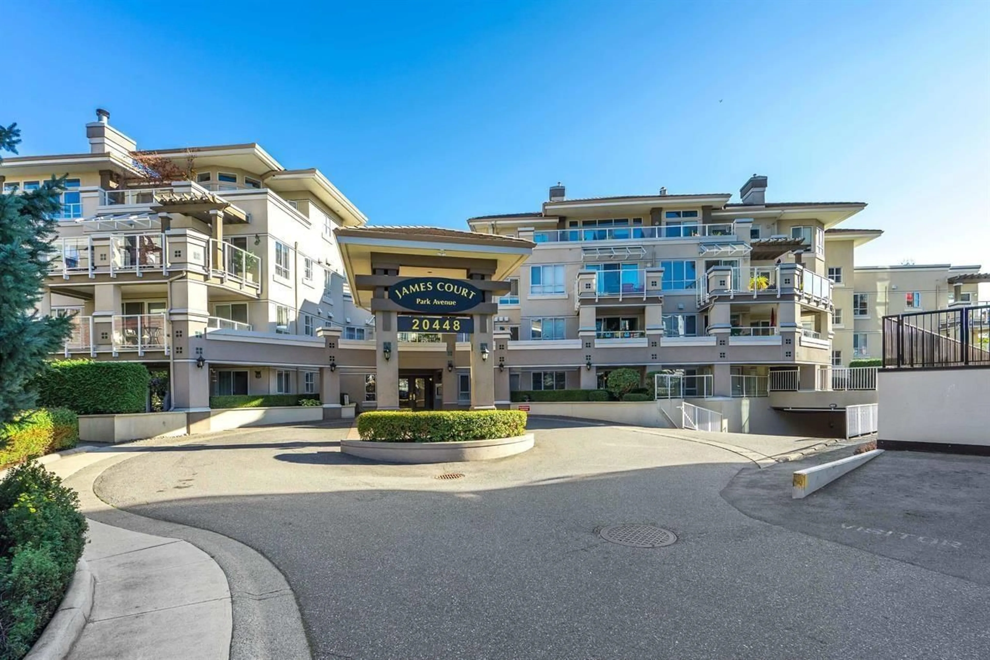Patio, unknown for 102 - 20448 PARK, Langley British Columbia V3A4N8