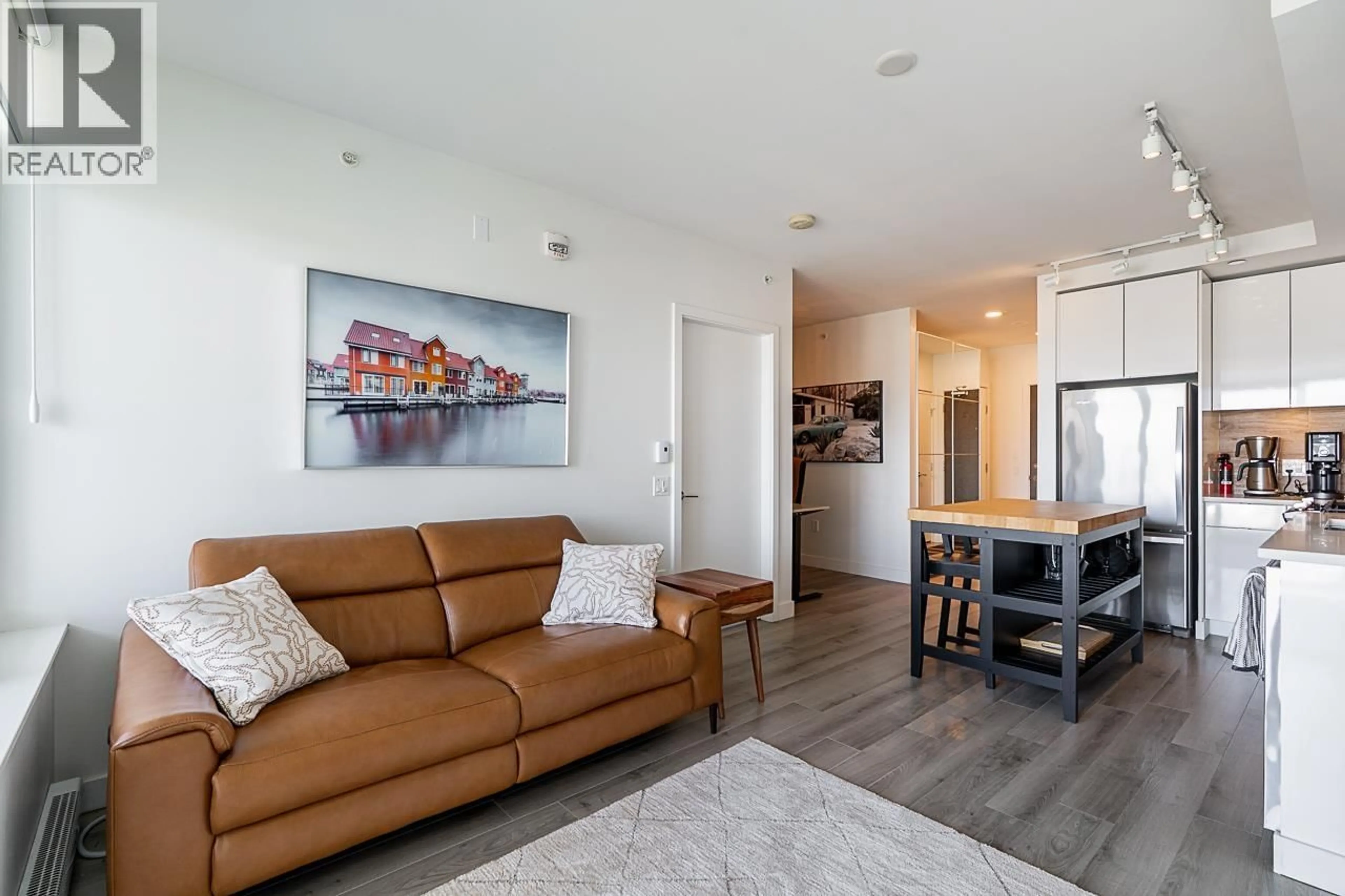 Living room with furniture, unknown for 708 - 200 NELSON'S CRESCENT, New Westminster British Columbia V3L0H4
