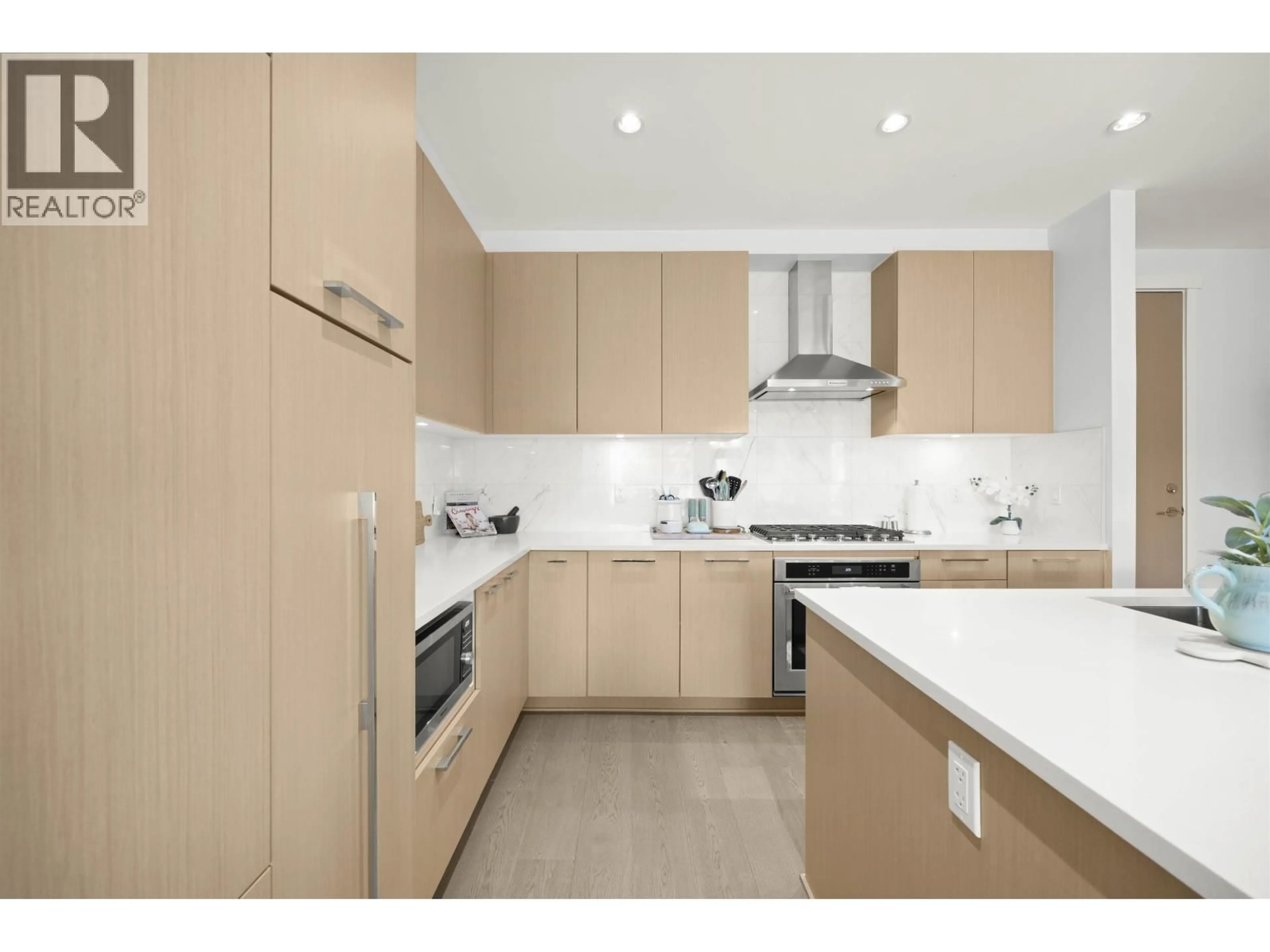 Standard kitchen, unknown for 227 - 5535 ADMIRAL WAY, Delta British Columbia V4K0E3