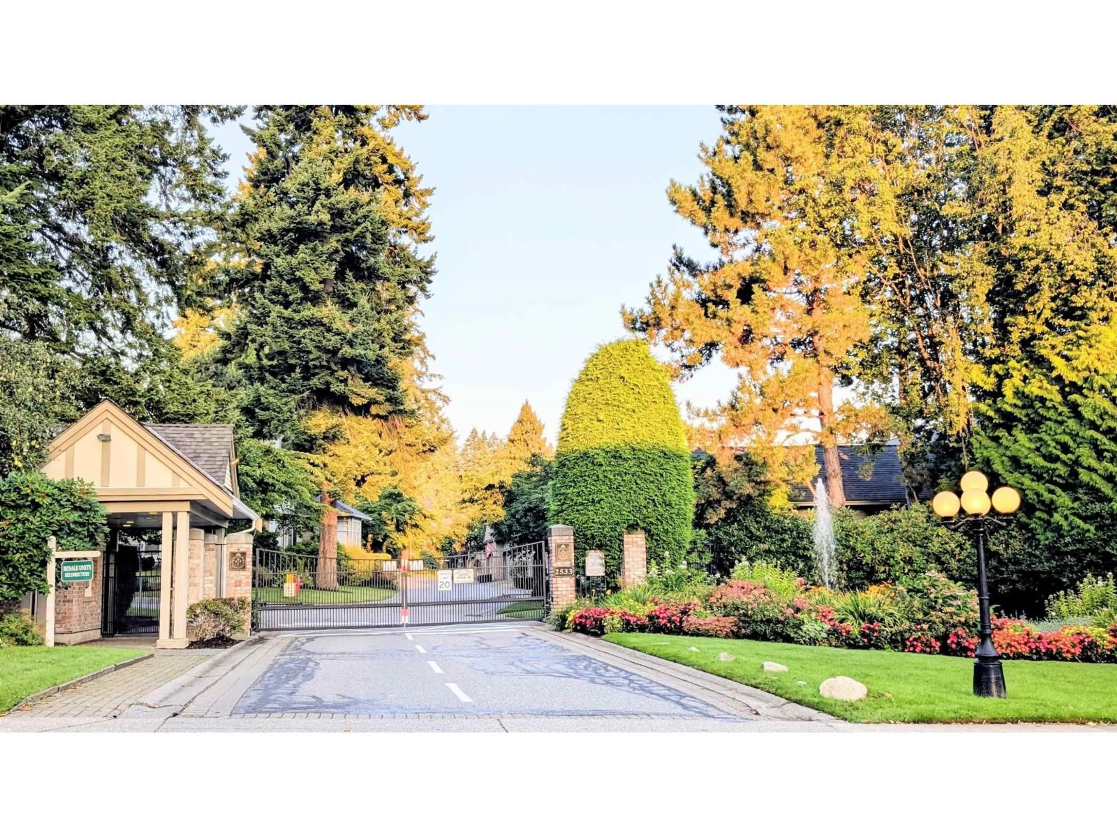 A pic from outside/outdoor area/front of a property/back of a property/a pic from drone, street for 72 - 2533 152, Surrey British Columbia V4P1N4