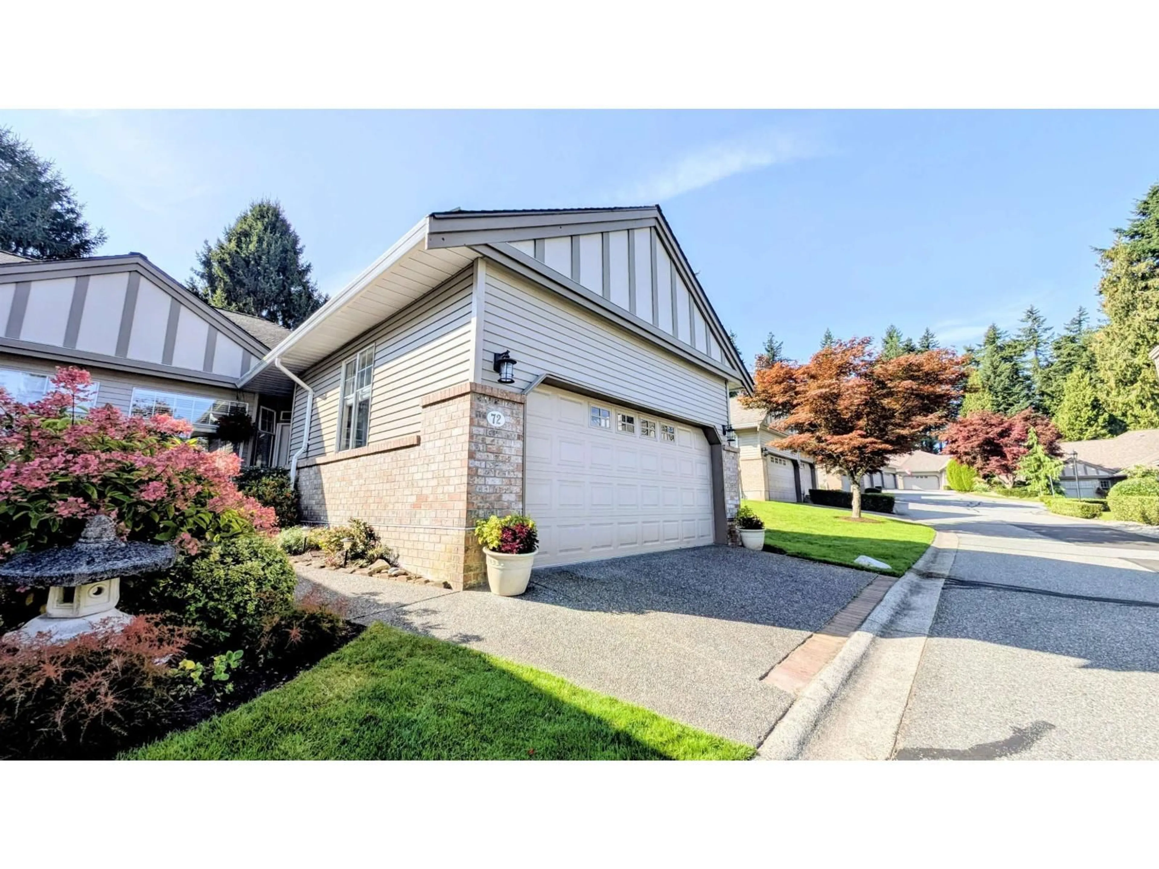 Home with vinyl exterior material, street for 72 - 2533 152, Surrey British Columbia V4P1N4