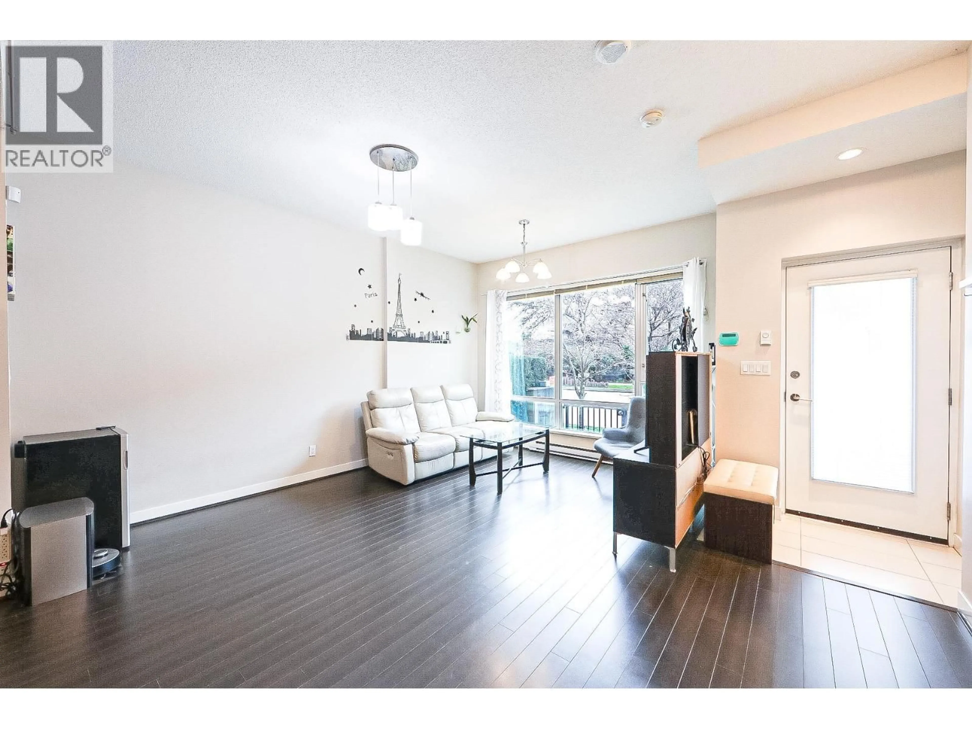 Indoor entryway for 3 - 6733 BUSWELL STREET, Richmond British Columbia V6Y0E3